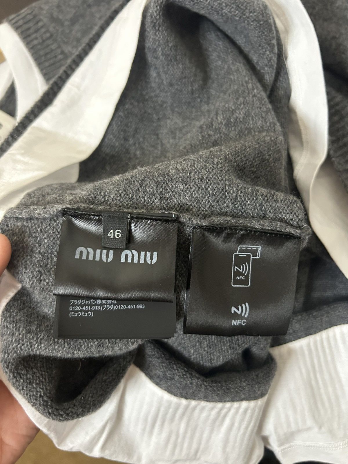 Miu Miu Miu Miu Cashmere V Neck Sweater Size US M / EU 48-50 / 2 - 5 Thumbnail