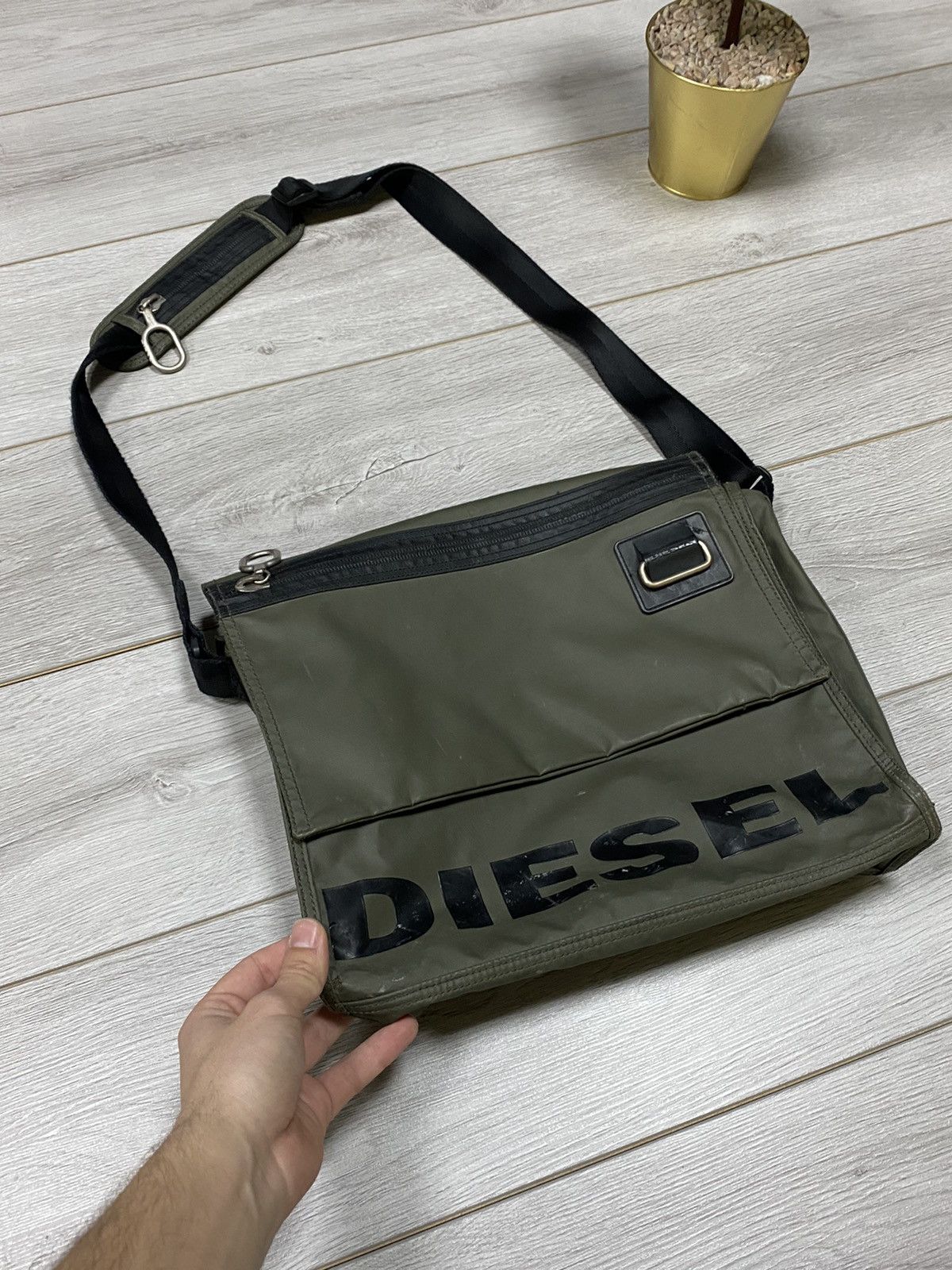 Diesel Diesel vintage big logo spell out bag shoulder Size ONE SIZE - 2 Thumbnail
