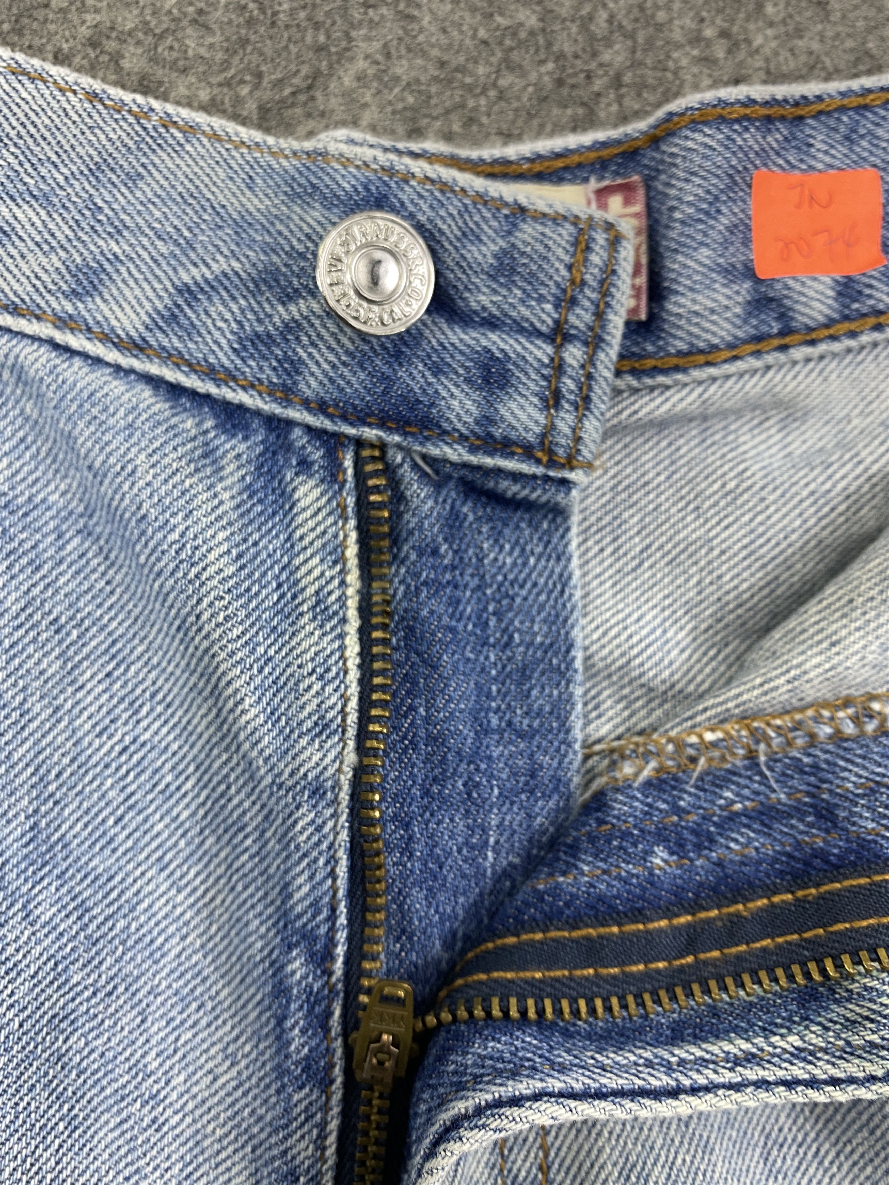 Japanese Brand Blue Wash Vintage Levi's 550 Jeans 35x31.5 Denim -JN2074 Size US 35 - 6 Thumbnail