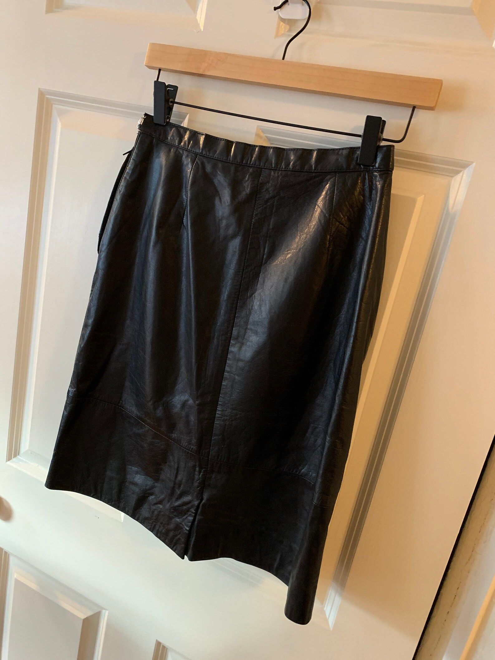 Vintage Vintage Black Leather Skirt Size 27" / US 4 / IT 40 - 1 Thumbnail