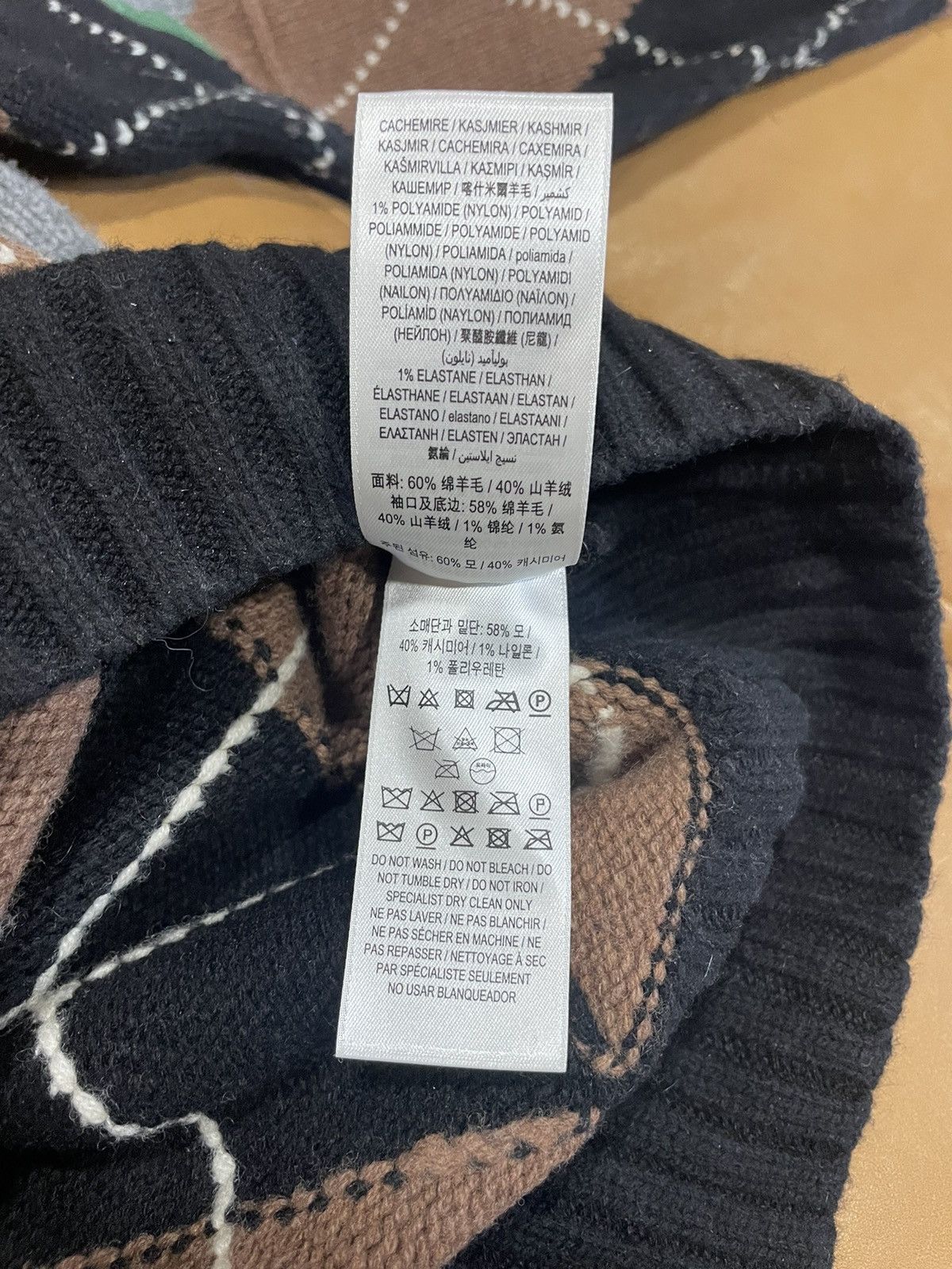 Burberry Dua Lipa’s Argyle Burberry Knit Sweater Size L / US 10 / IT 46 - 12 Thumbnail