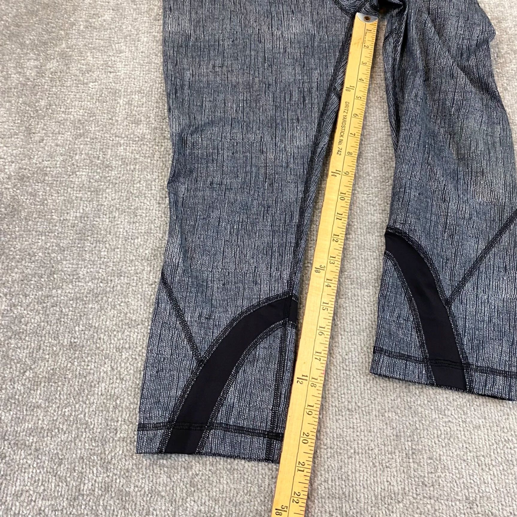 Lululemon Lululemon Leggings Women 8 Black Gray Inspire Crop Capris 21" Workout Activewear Size 30" / US 8 / IT 44 - 6 Thumbnail
