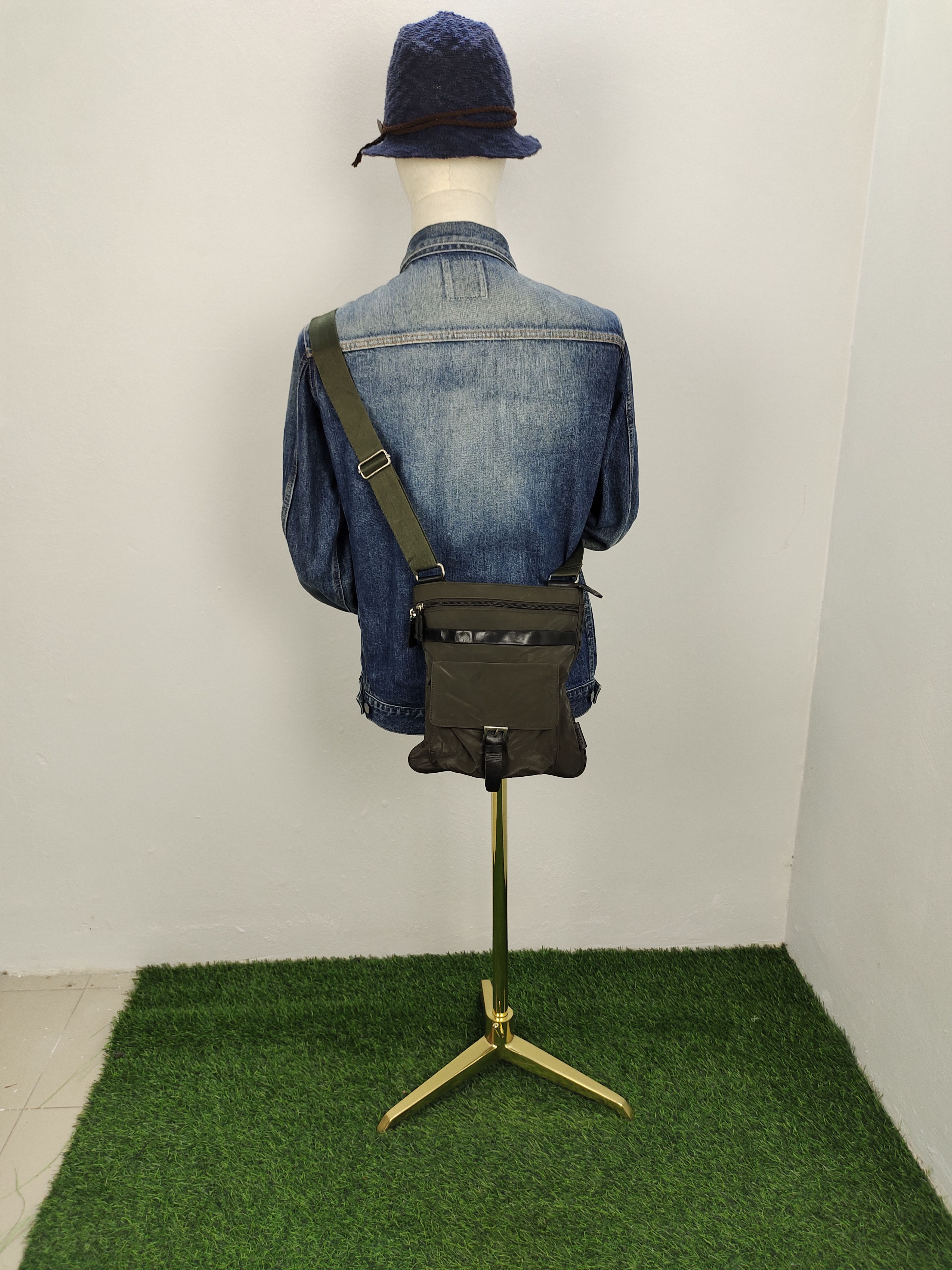 Hysteric Glamour Vintage Buzzy Japan Nylon Trim Leather Crossbody Sling Bag Size ONE SIZE - 2 Thumbnail