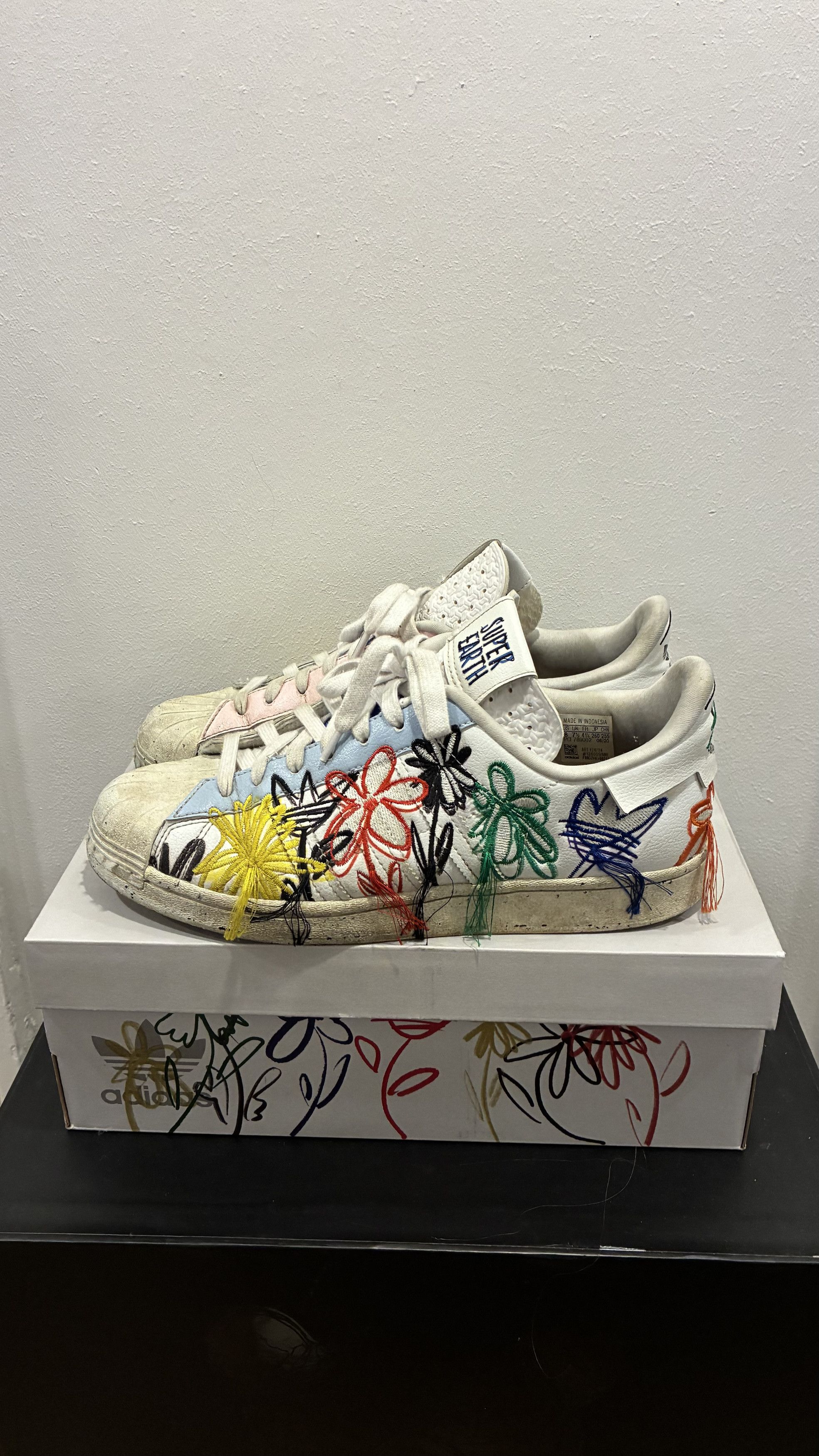 Adidas Superearth Size US 8 / EU 41 - 1 Thumbnail