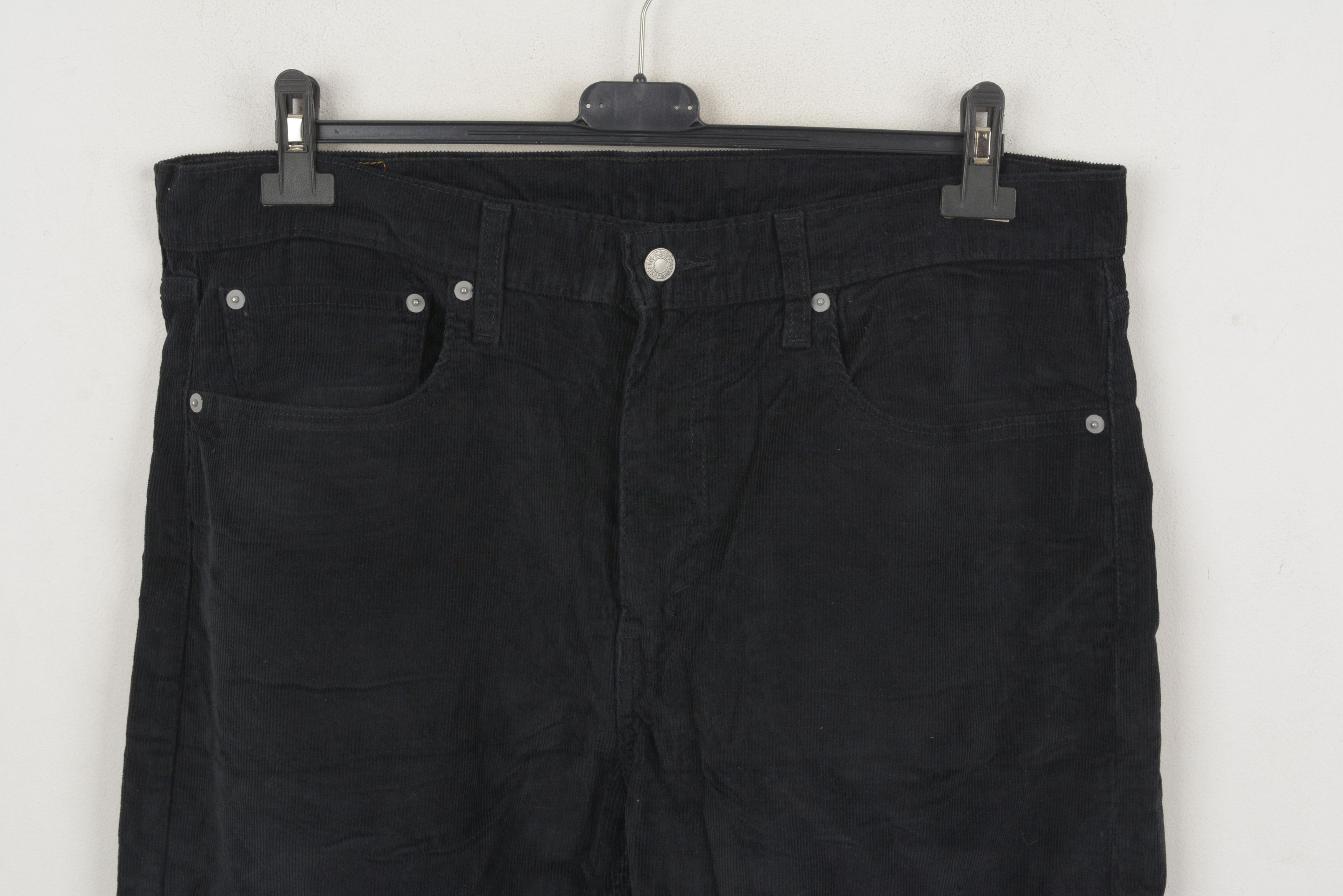 Levi's soold 502 Men W36 L34 Regular Taper Corduroy Pants Cords Size US 36 / EU 52 - 2 Thumbnail