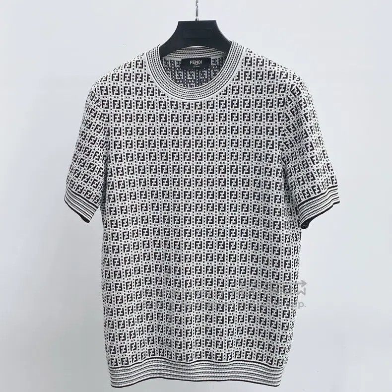 Fendi Fendi Round neck black and white knitted full print short- Size US S / EU 44-46 / 1 - 1 Thumbnail