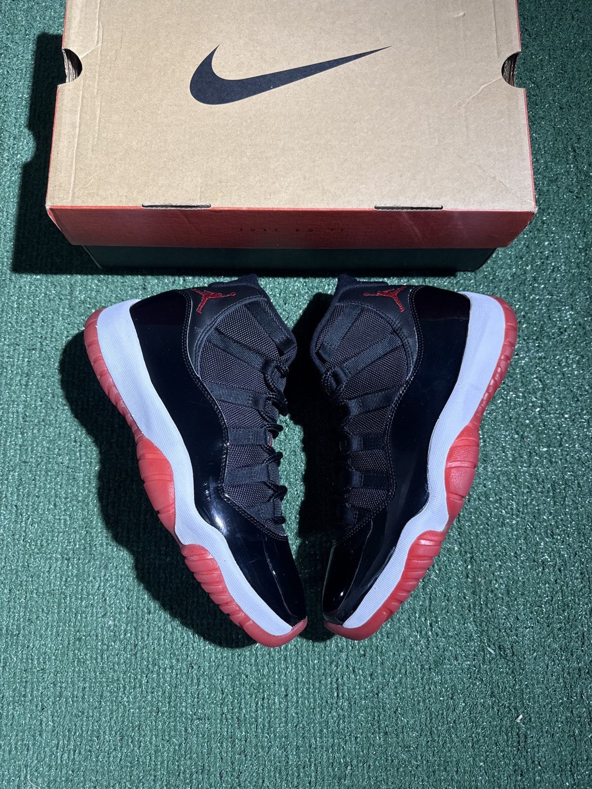 Jordan Brand Jordan 11 Playoff Bred 2019 Size US 10 / EU 43 - 2 Thumbnail