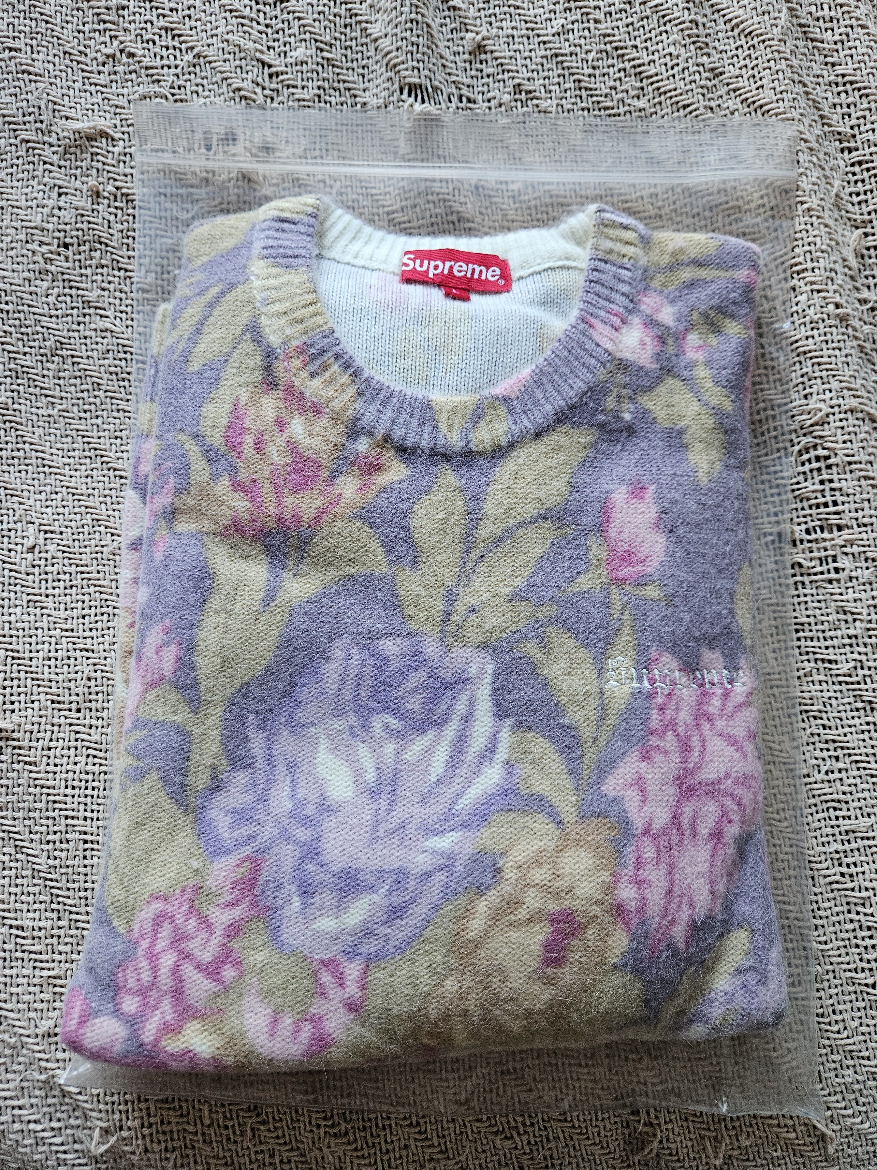 Supreme Printed Floral Angora Sweater L