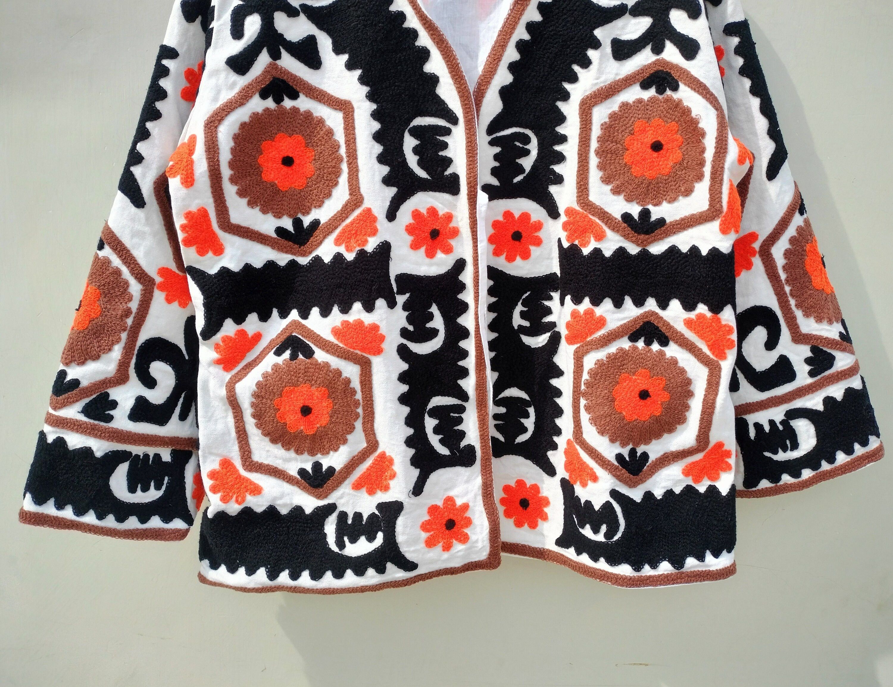 Vintage Suzani Embroidery Jacket Handmade Quilted Jacket Vintage Size M / US 6-8 / IT 42-44 - 4 Thumbnail