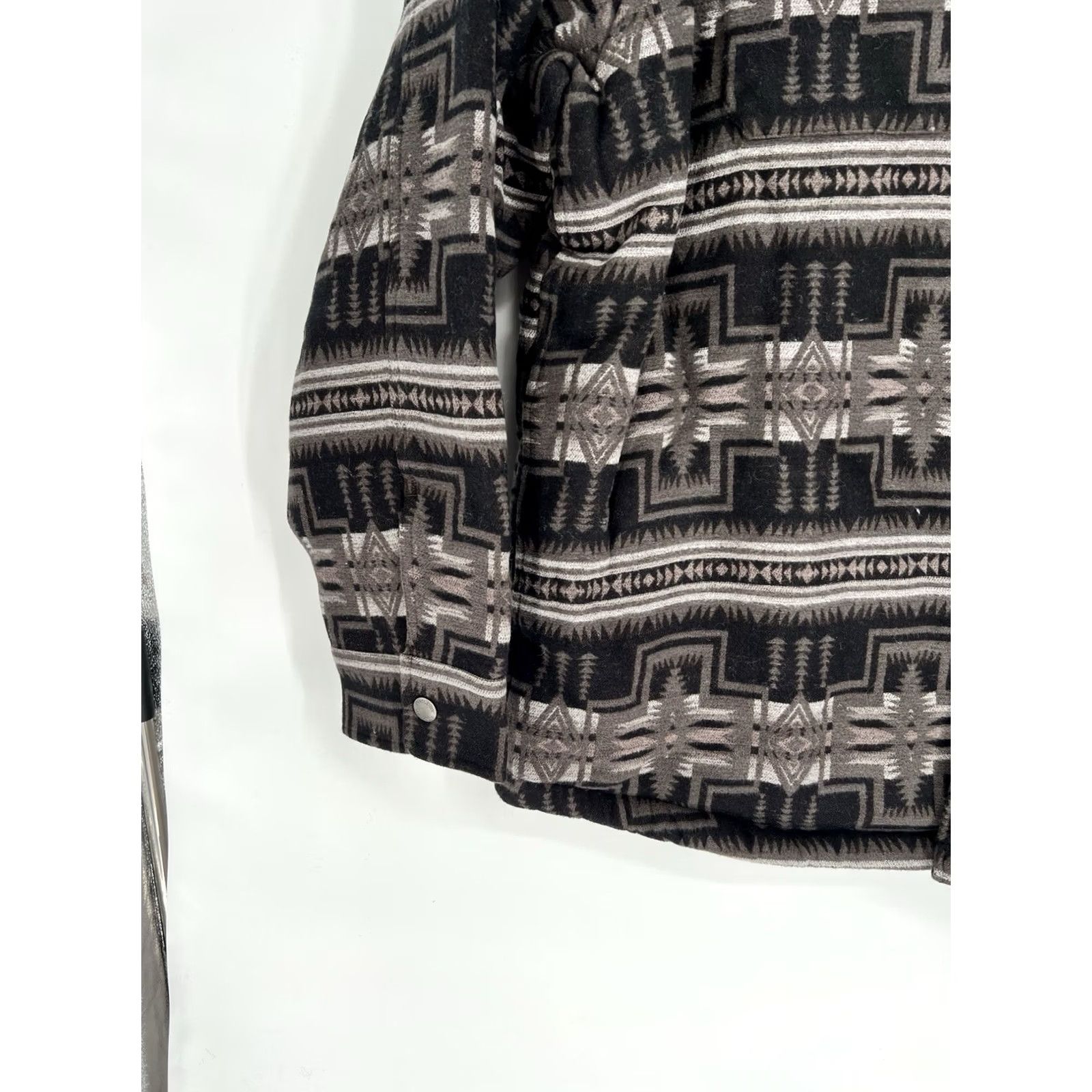 Pendleton VINTAGE Pendleton Shirt/Jacket Mens 2XL Harding Charcoal Sherpa Lined Cotton Snap Button Winter Fall Spring Casual Workwear Travel Party/Cocktail Mens Size US XXL / EU 58 / 5 - 5 Thumbnail