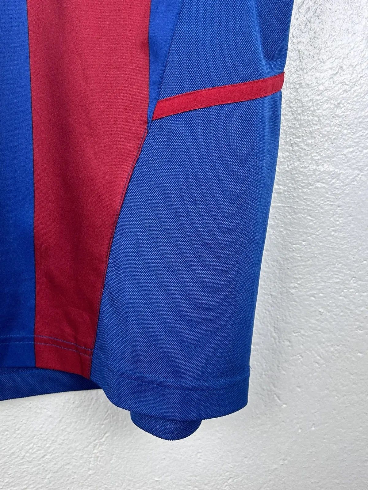 Nike Vintage Nike x FC Barcelona 2002/03 Home Kit Youth Jersey Size US S / EU 44-46 / 1 - 4 Thumbnail