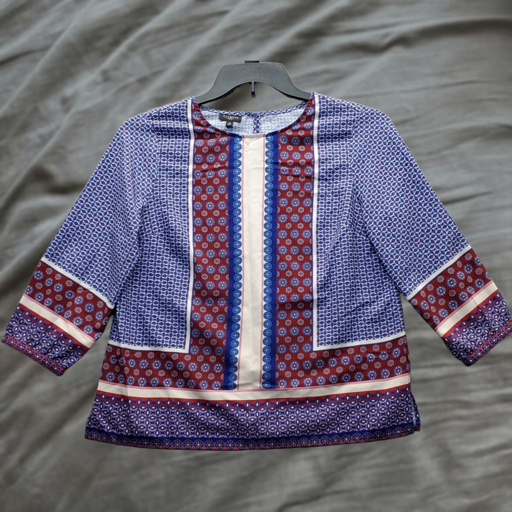 Talbots Talbots Blouse Womens Petite S Multicolor Geometric Side Slit Crew Neck Pullover Size S / US 4 / IT 40 - 1 Thumbnail
