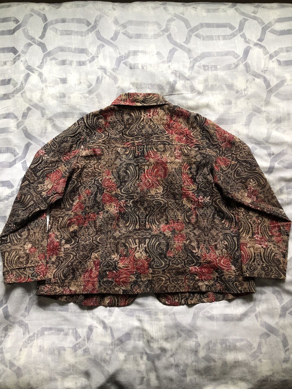 Vintage Vintage Baroque Embroidered Long Sleeve Button Up Shirt Size US L / EU 52-54 / 3 - 9 Thumbnail