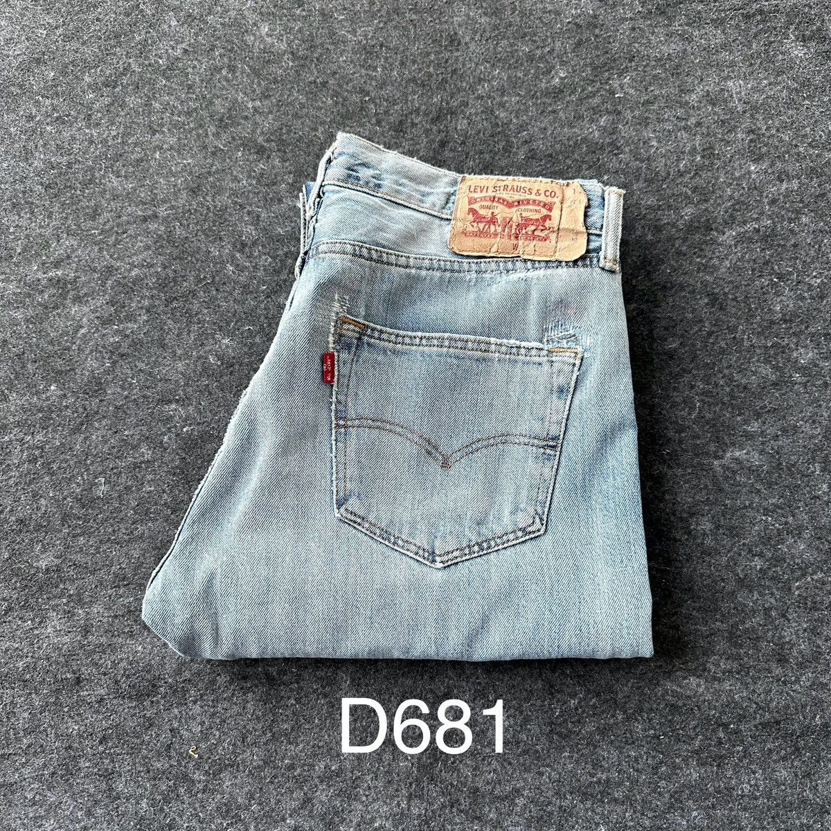 Levi's Levis 501 Distressed Light Blue Denim 32x31 D681 Size US 32 / EU 48 - 22 Thumbnail