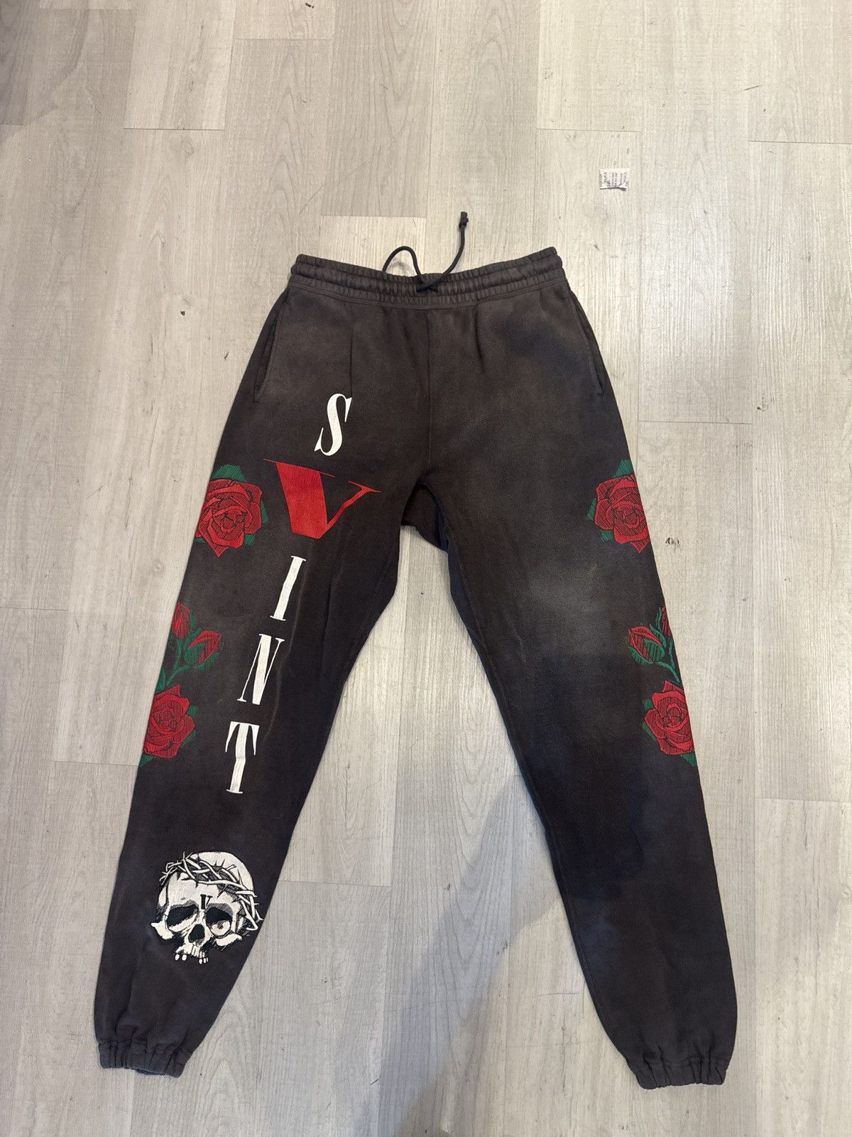 Saint Michael × Vlone Saint Michael vlone skull sweatpants small new Size US 30 / EU 46 - 1 Thumbnail