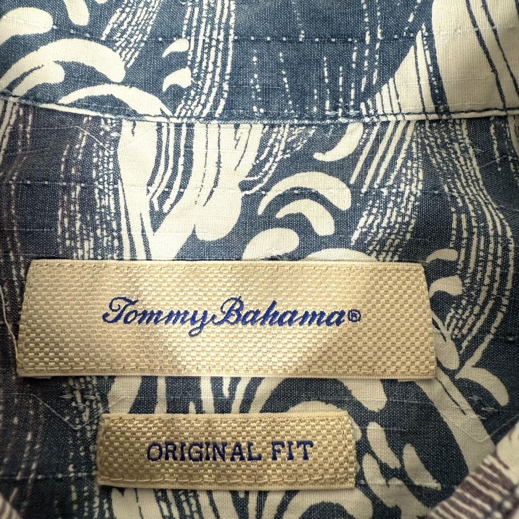 Tommy Bahama Tommy Bahama Shirt Mens XL Blue Silk Hawaiian Button Up Ocean Waves Surf Aloha Size US XL / EU 56 / 4 - 6 Thumbnail
