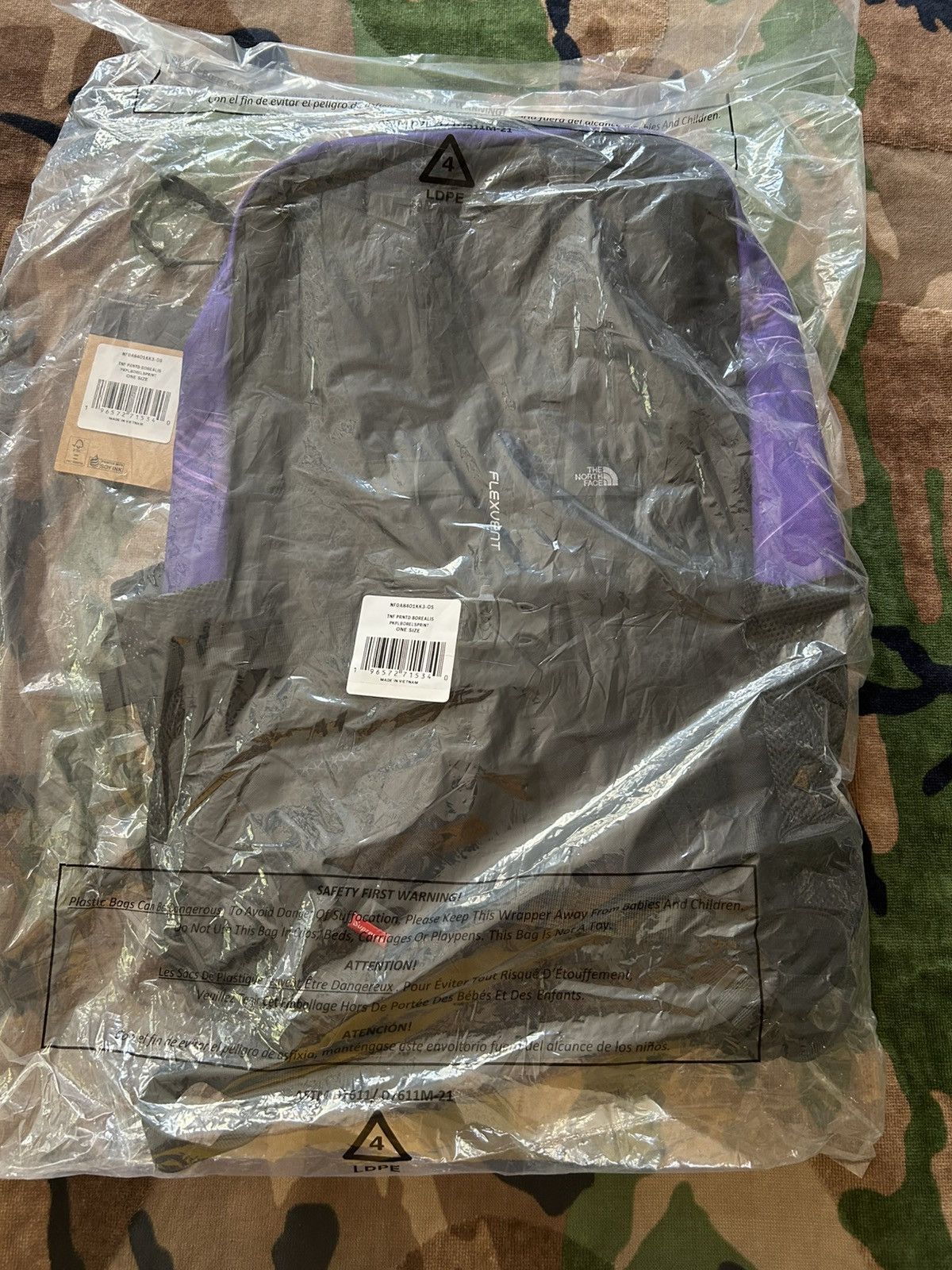 Supreme × The North Face Supreme North Face Printed Borealis Trompe L'oeil Backpack Size ONE SIZE - 8 Thumbnail