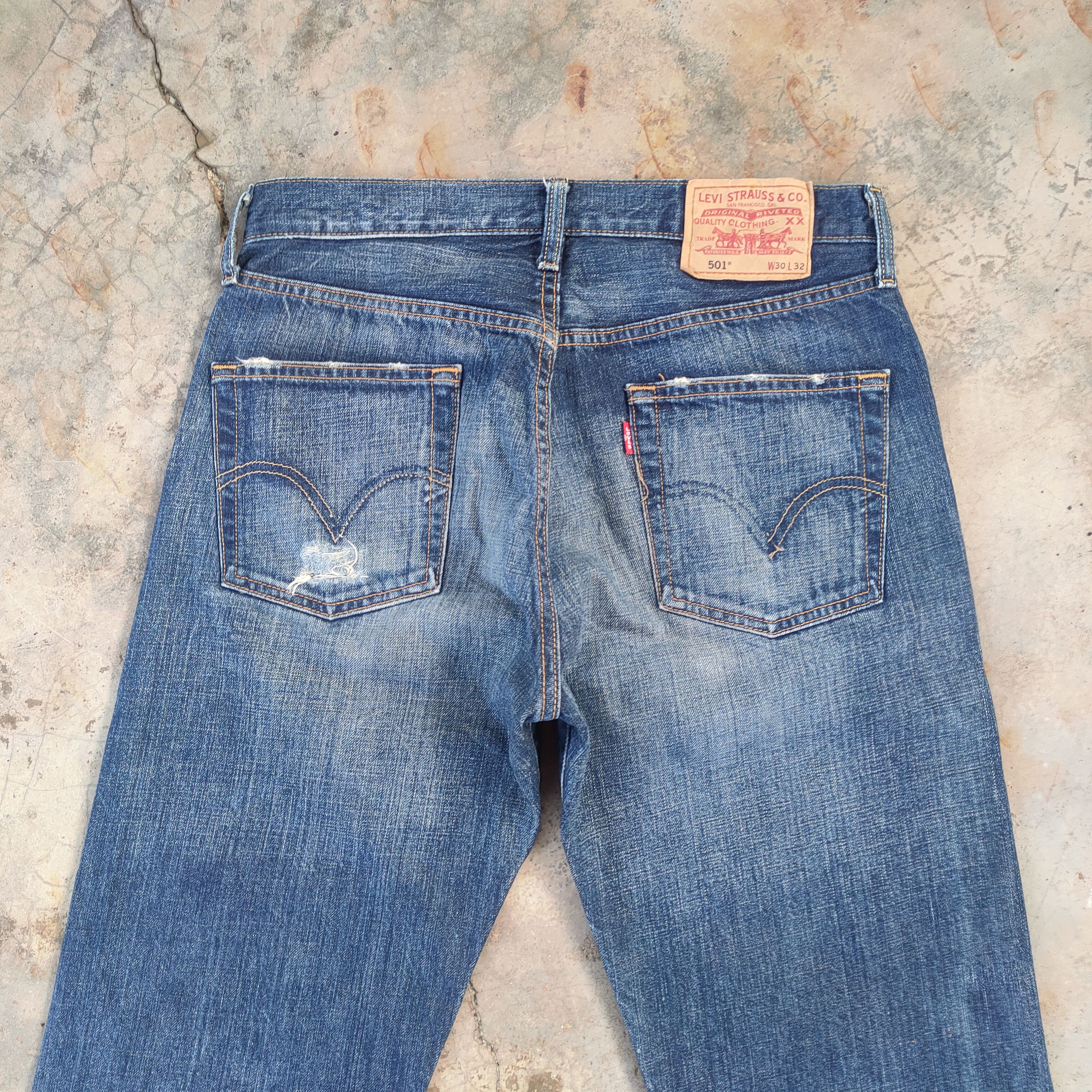 Levi's Vintage Clothing W30 VINTAGE LEVI'S 501 FADED DISTRESSED JEAN PANTS Size US 30 / EU 46 - 10 Thumbnail