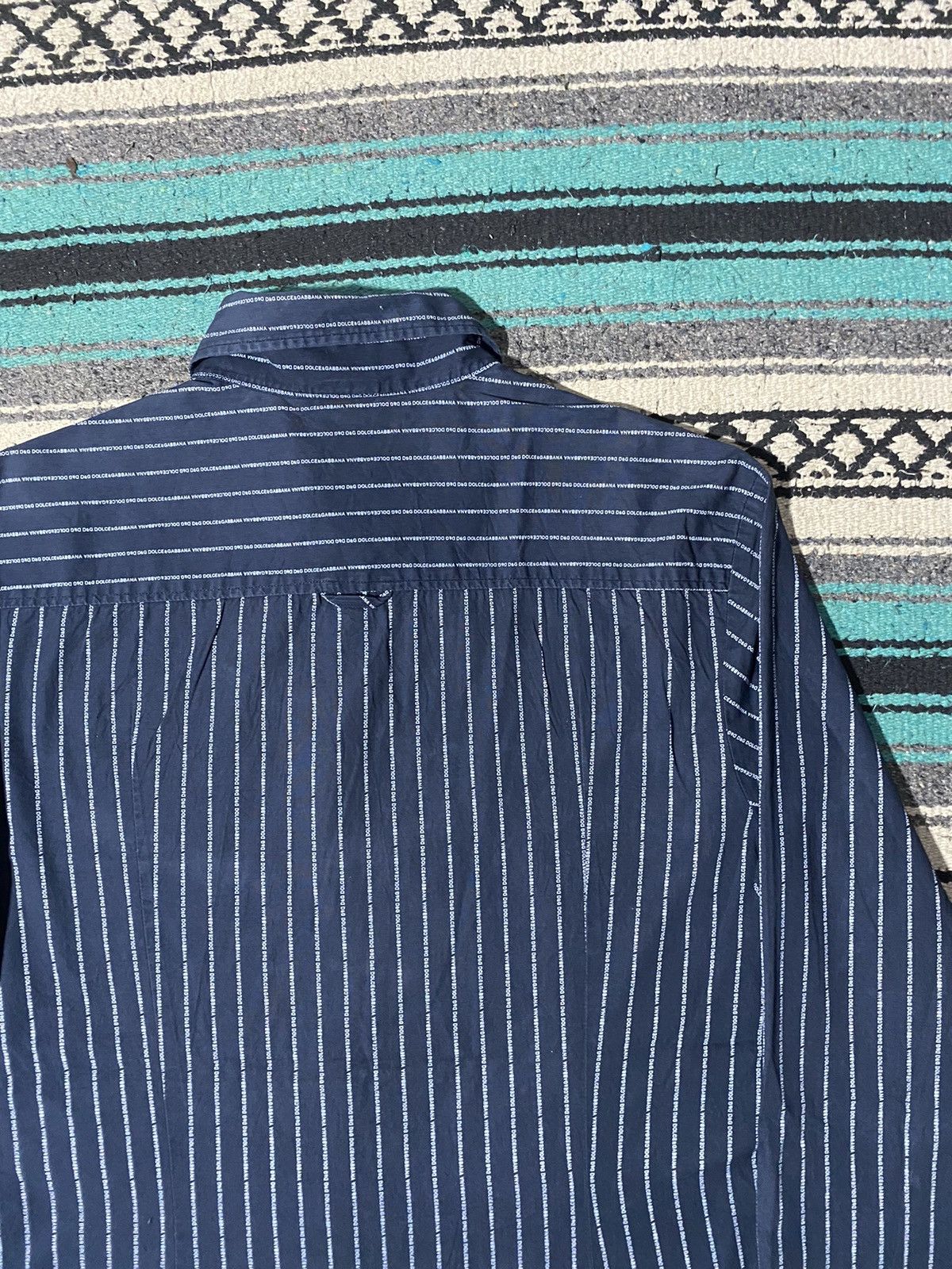 Dolce & Gabbana 2000s Dolce & Gabbana - Monogram Stripped Text Shirt Size US L / EU 52-54 / 3 - 10 Thumbnail