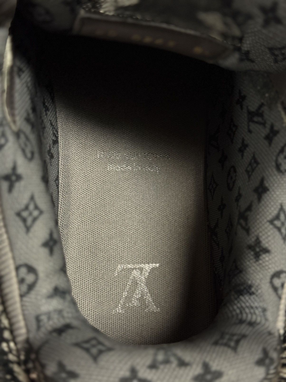 Louis Vuitton Louis Vuitton Swarovski Crystal Skates Black 8.5LV/9.5US Size US 9.5 / EU 42-43 - 20 Thumbnail