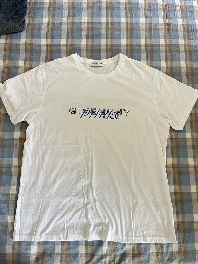 Givenchy Givenchy Printed Short-sleeved T-shirt, Size L Size US L / EU 52-54 / 3 - 1 Thumbnail