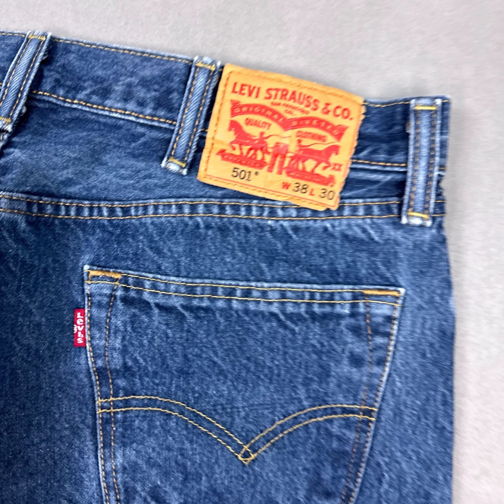 Levi's Levi's 501 Jeans Mens 36x28 Blue Denim Button Fly Straight Pockets Vintage No (Tag38x30) Size US 38 / EU 54 - 7 Thumbnail