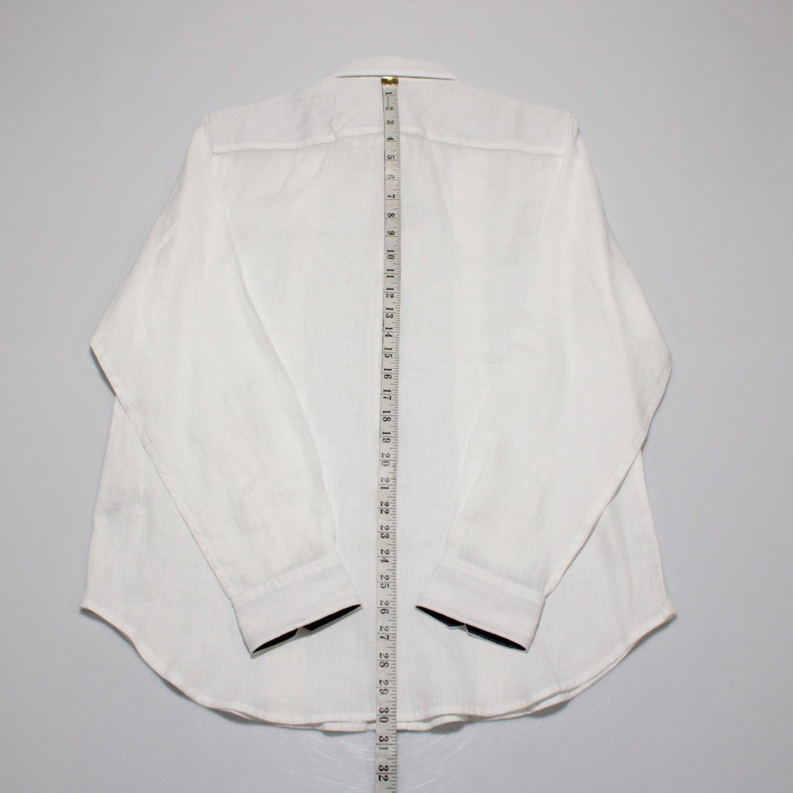 Robert Graham Robert Graham New with tags Shirt Size M US In White Size US M / EU 48-50 / 2 - 9 Thumbnail