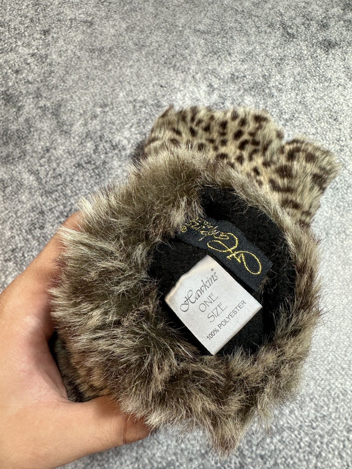 Other Vintage Leopard Gloves Alt Streetwear Rare Fur USA Casual Size ONE SIZE - 3 Thumbnail