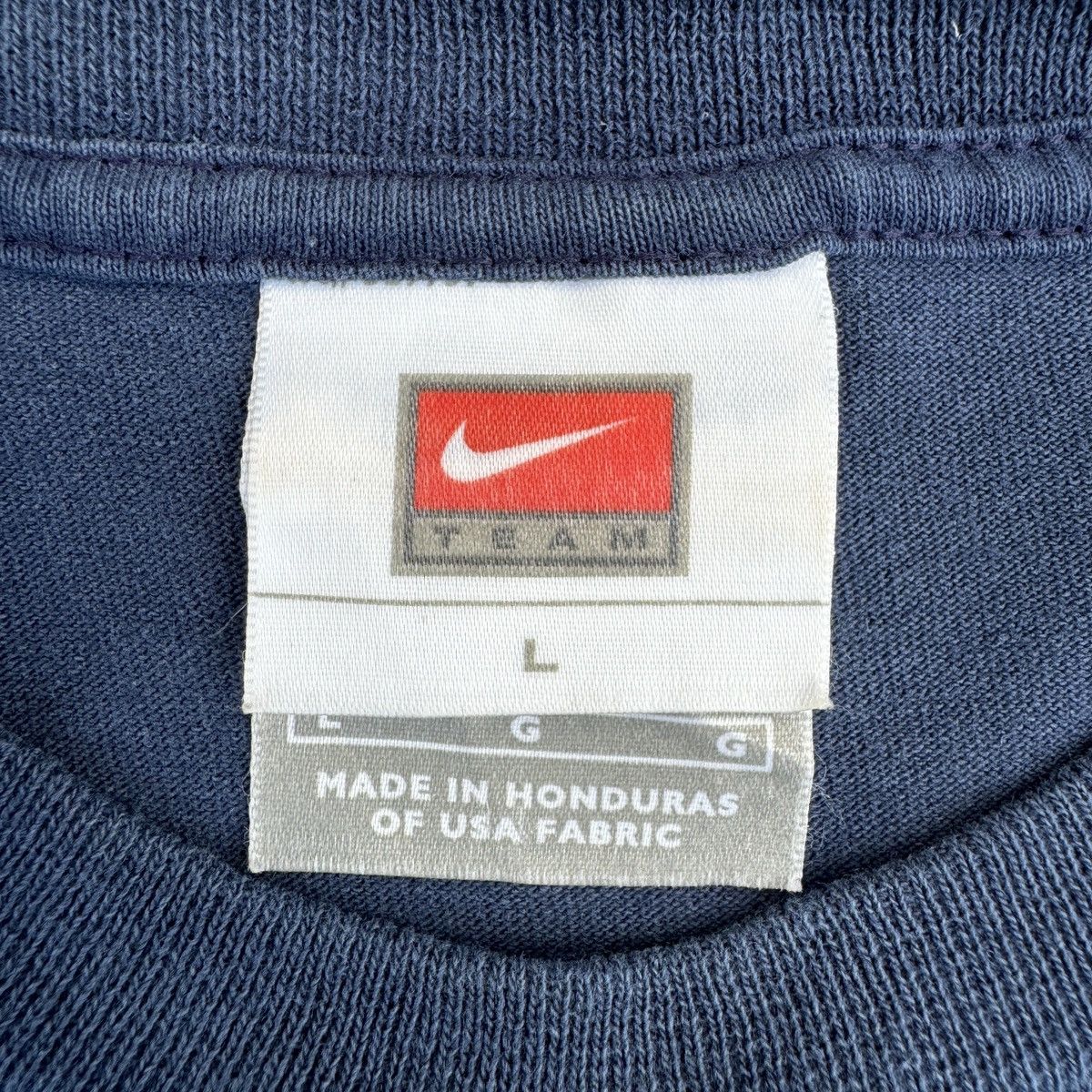 Nike Vintage Y2K Nike New York Yankees Tshirt Size US L / EU 52-54 / 3 - 5 Thumbnail
