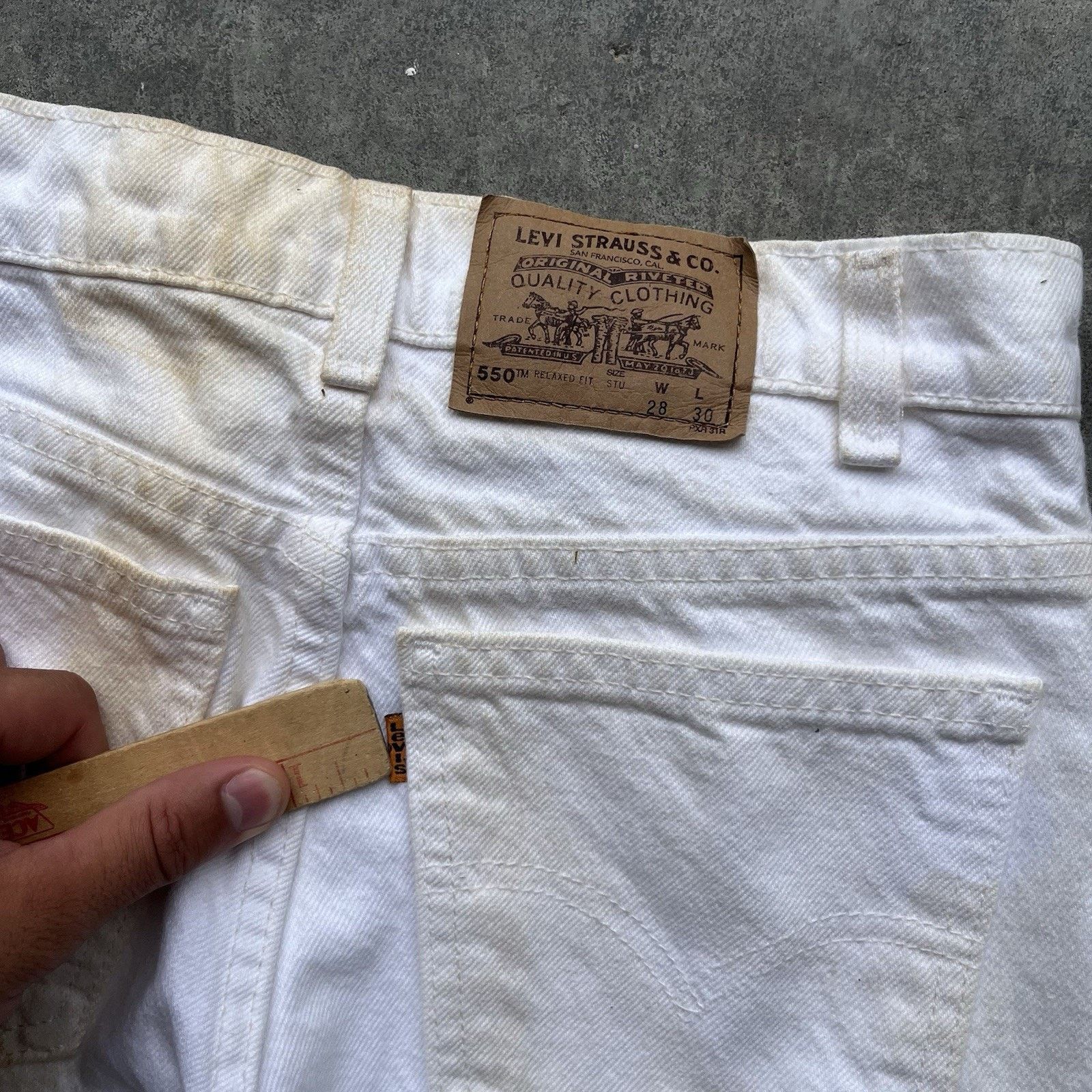Levi's Vintage 90’s Levi’s 550 Orange Tab Jeans Men’s 28 X 30 Stude Size US 28 / EU 44 - 2 Thumbnail