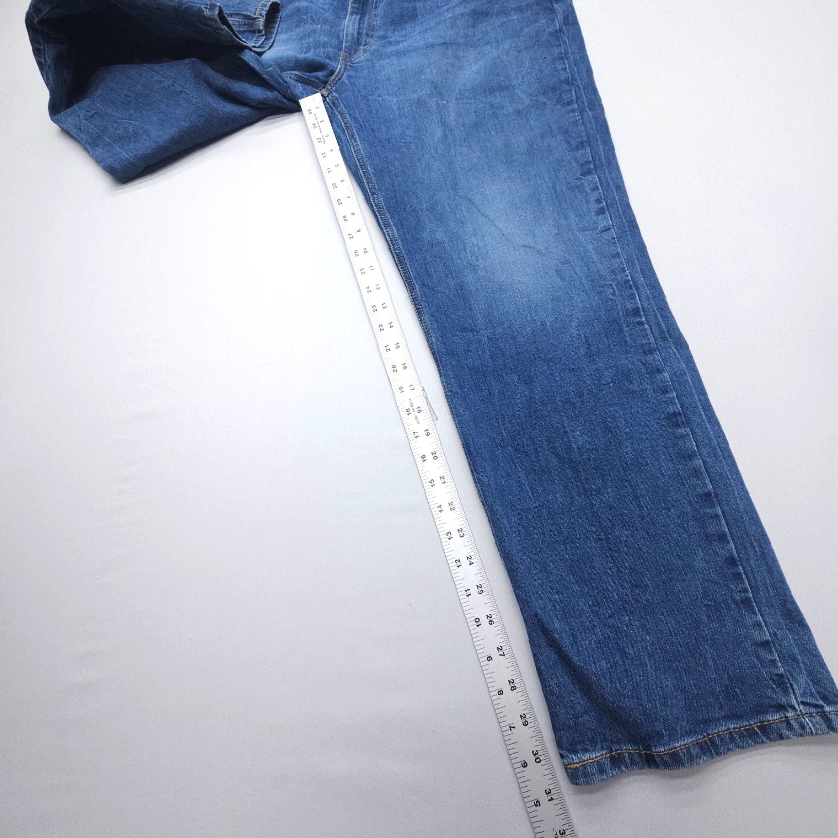 Levi's VINTAGE Levi's 541 Athletic Taper Jeans Mens 40 x 32 Blue Stretch Whiskered Denim Size US 40 / EU 56 - 4 Thumbnail