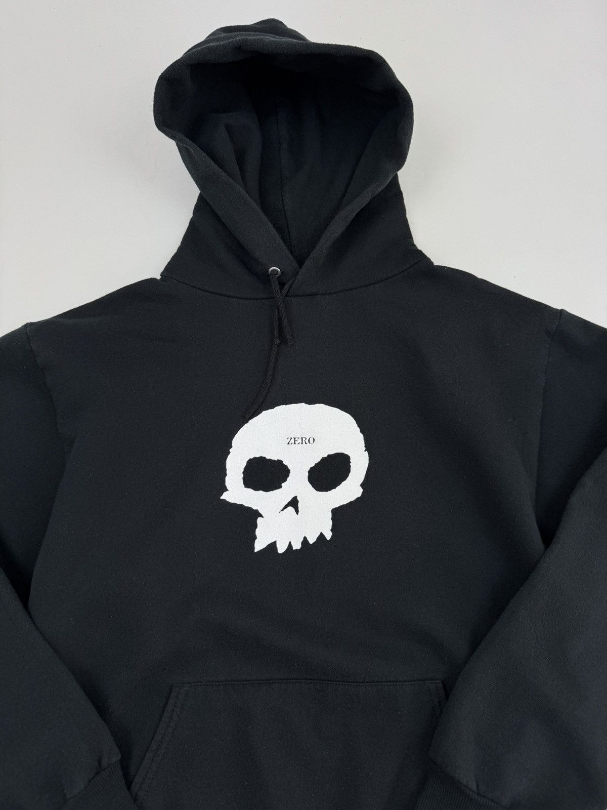 Vintage Y2K Zero Skateboarding Skull Black Hoodie Size US M / EU 48-50 / 2 - 4 Thumbnail