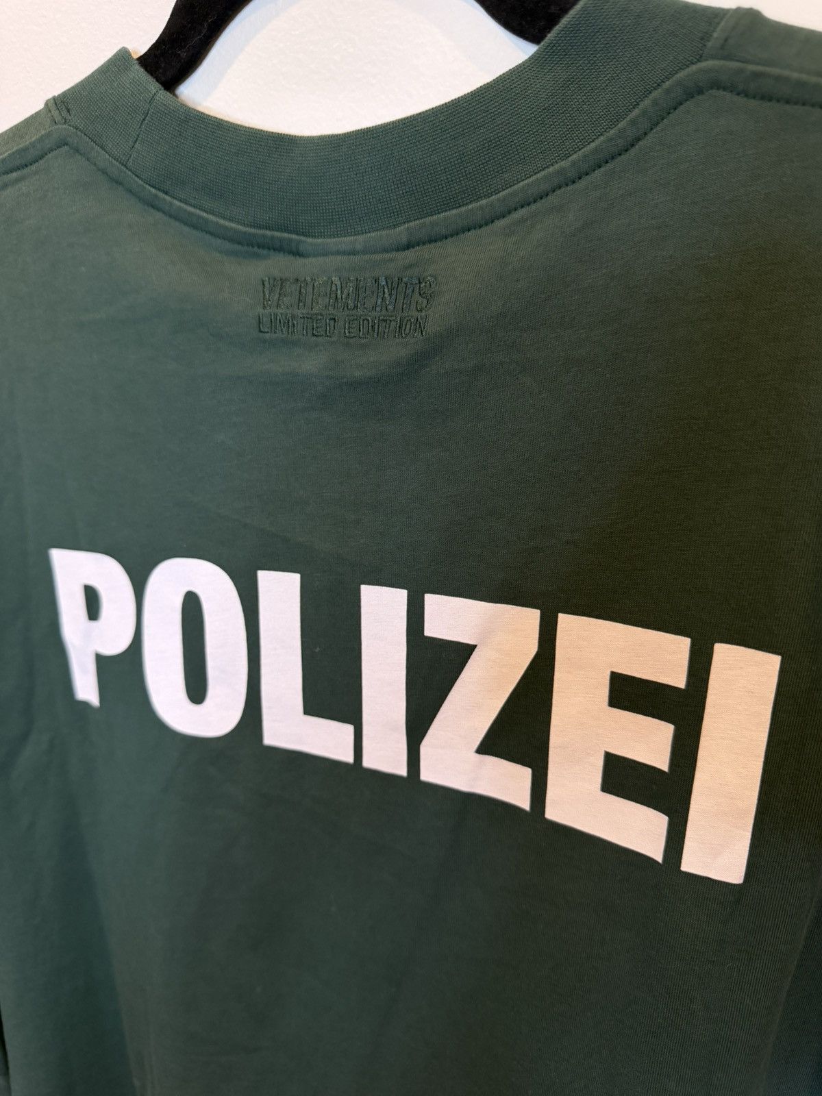 Vetements Vetements Polizei Tee Size US M / EU 48-50 / 2 - 5 Thumbnail