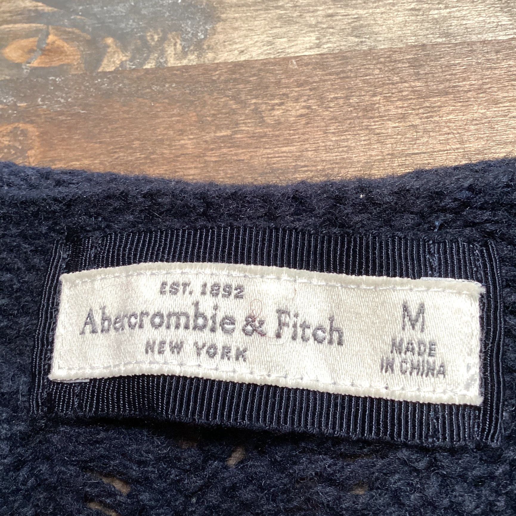 Abercrombie & Fitch Abercrombie & Fitch Sweater Women M Navy Blue Cable Knit Wool Rabbit Blend V-Neck Pullover Casual Winter Size M / US 6-8 / IT 42-44 - 3 Thumbnail