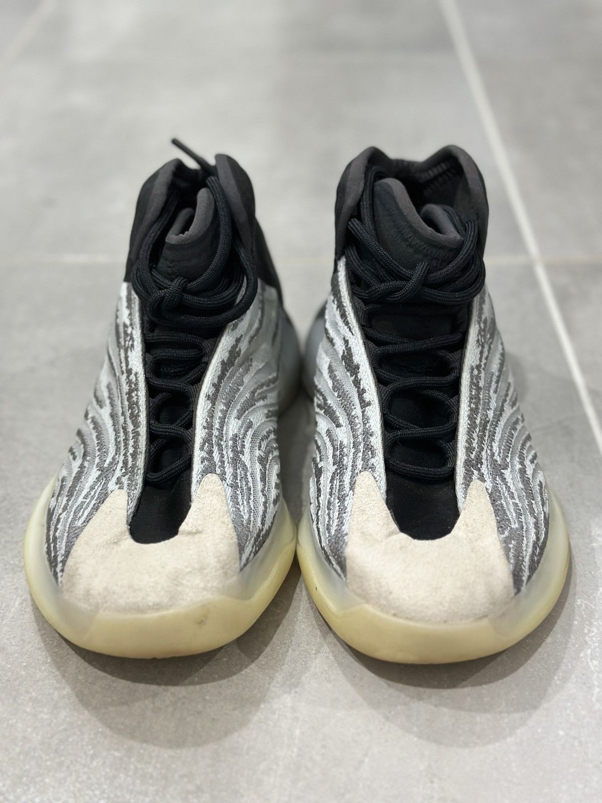 Adidas × Yeezy Yeezy Quantum Mono Carbon Size US 7 / EU 40 - 1 Thumbnail