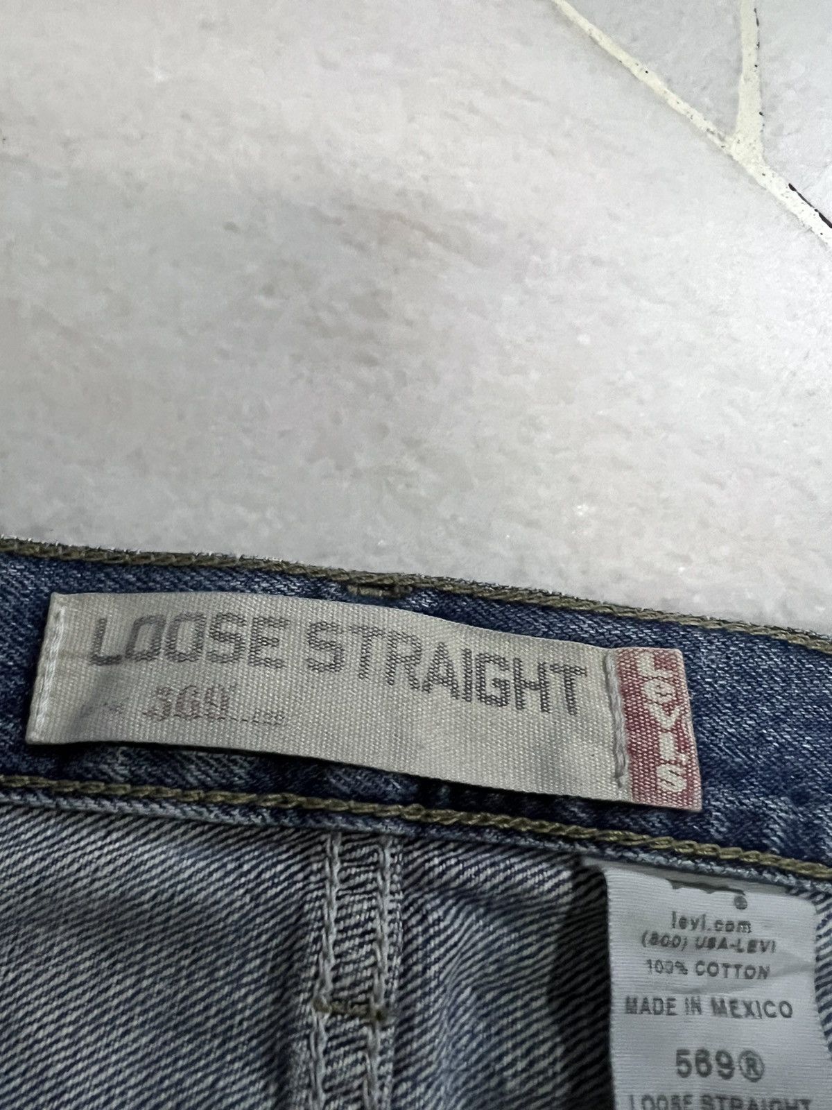 Levi's × Levi's Vintage Clothing Vintage Levis 569 Loose Straight Light Wash Jean Size US 34 / EU 50 - 14 Thumbnail