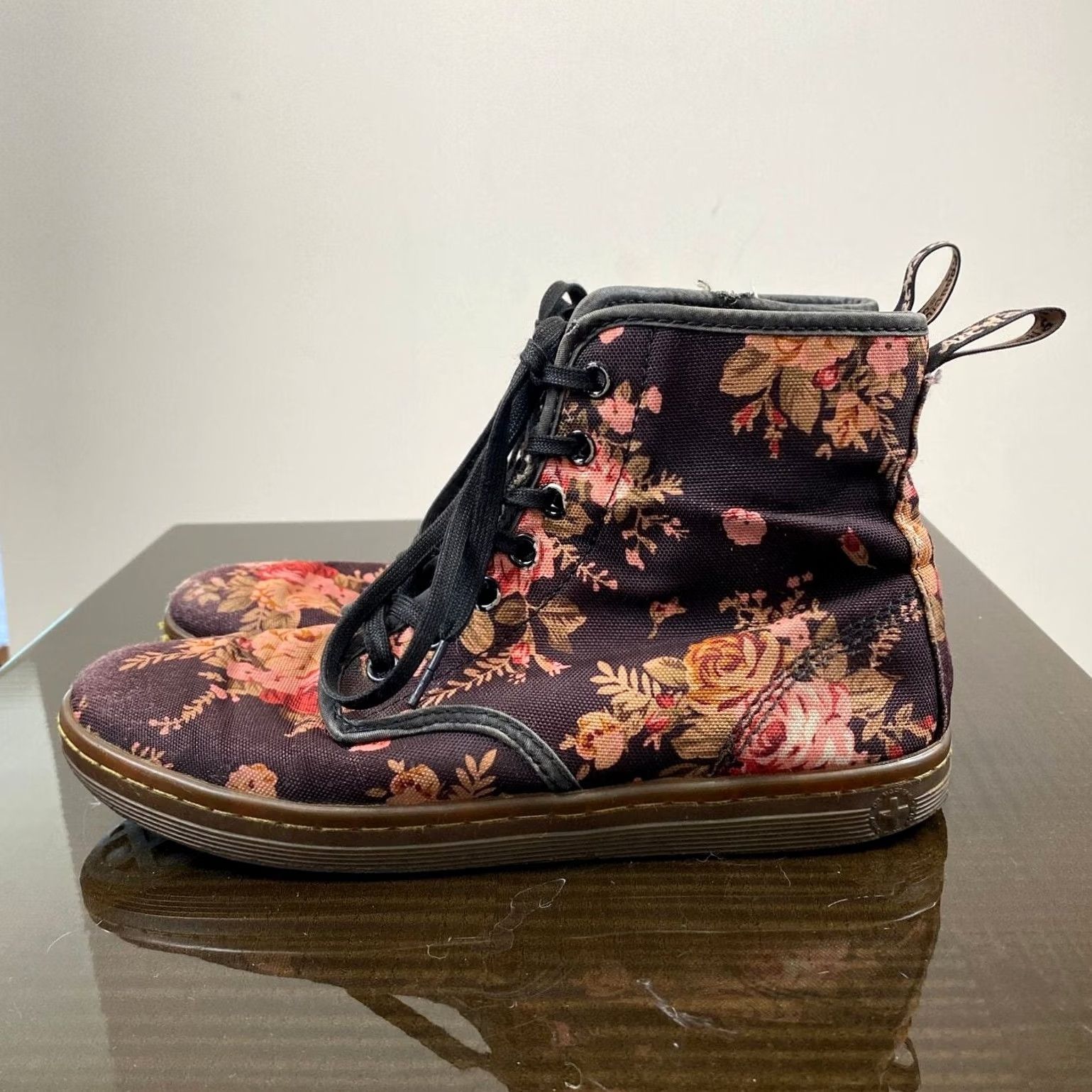 Dr. Martens Doc Martens Shoreditch Floral Victorian Canvas Combat Boots Women's 7 Size US 7 / IT 37 - 3 Thumbnail