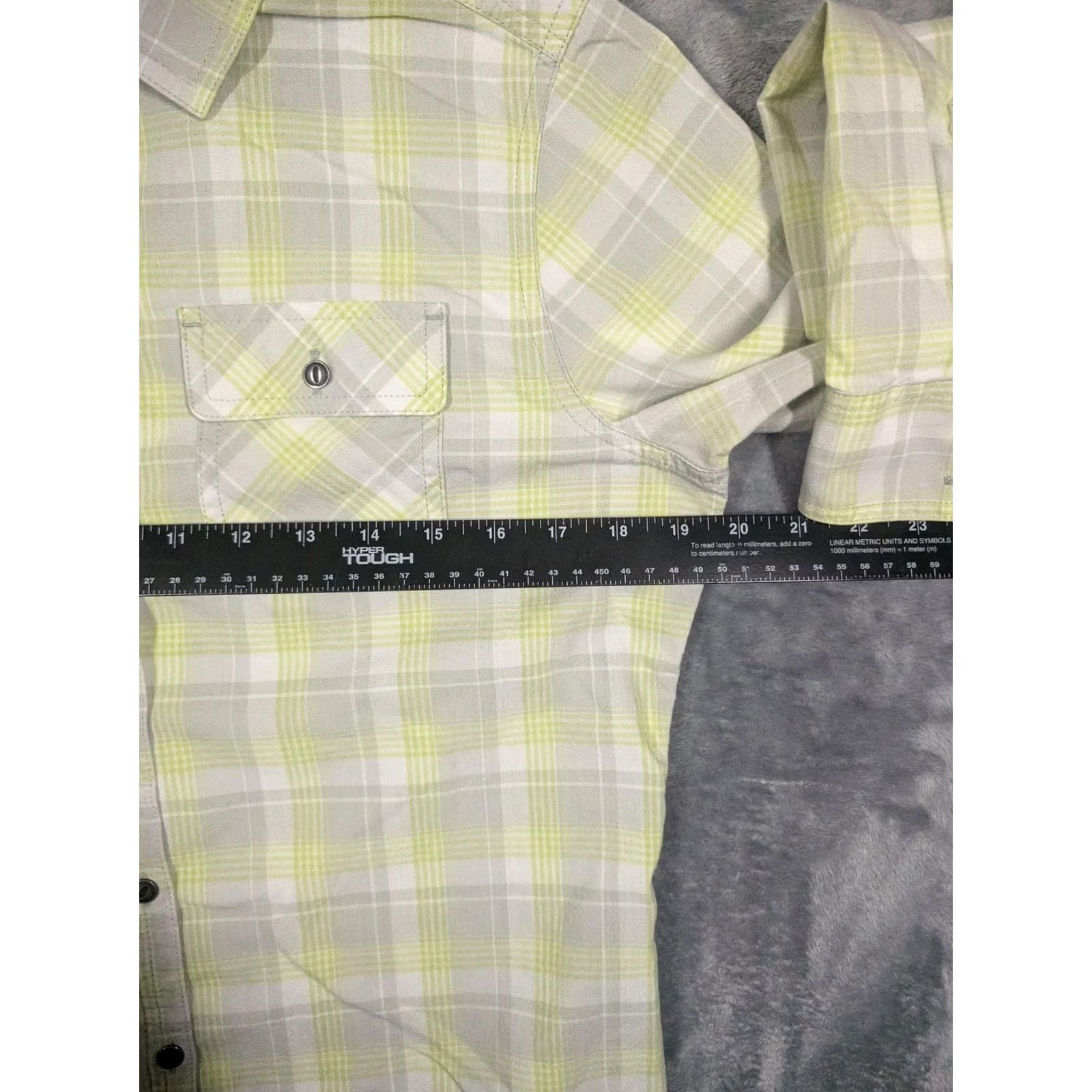 Outdoor Research VINTAGE Outdoor Research Shirt Mens M Green Plaid Button Up Long Sleeve Zip Pocket Size US M / EU 48-50 / 2 - 3 Thumbnail