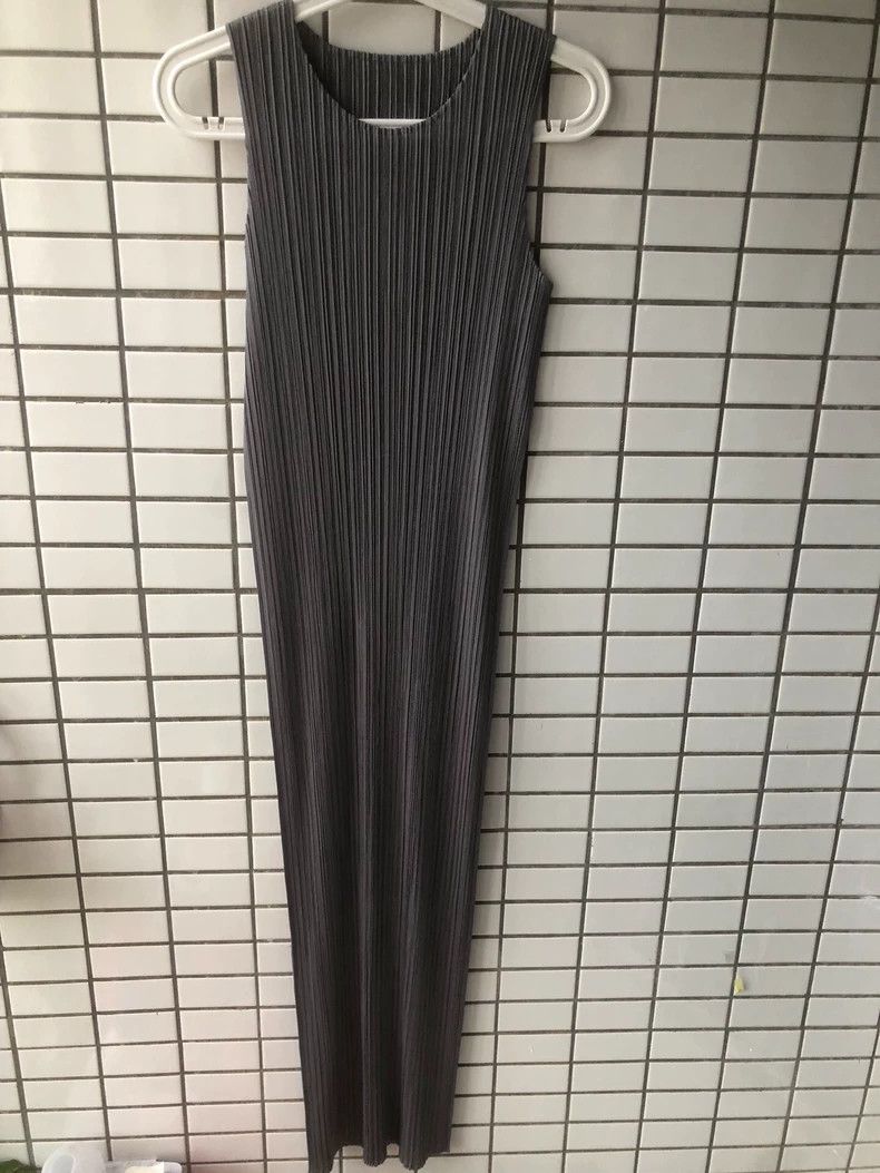 Issey Miyake Issey Miyake size:4 Black pleated dress Size XS / US 0-2 / IT 36-38 - 1 Thumbnail