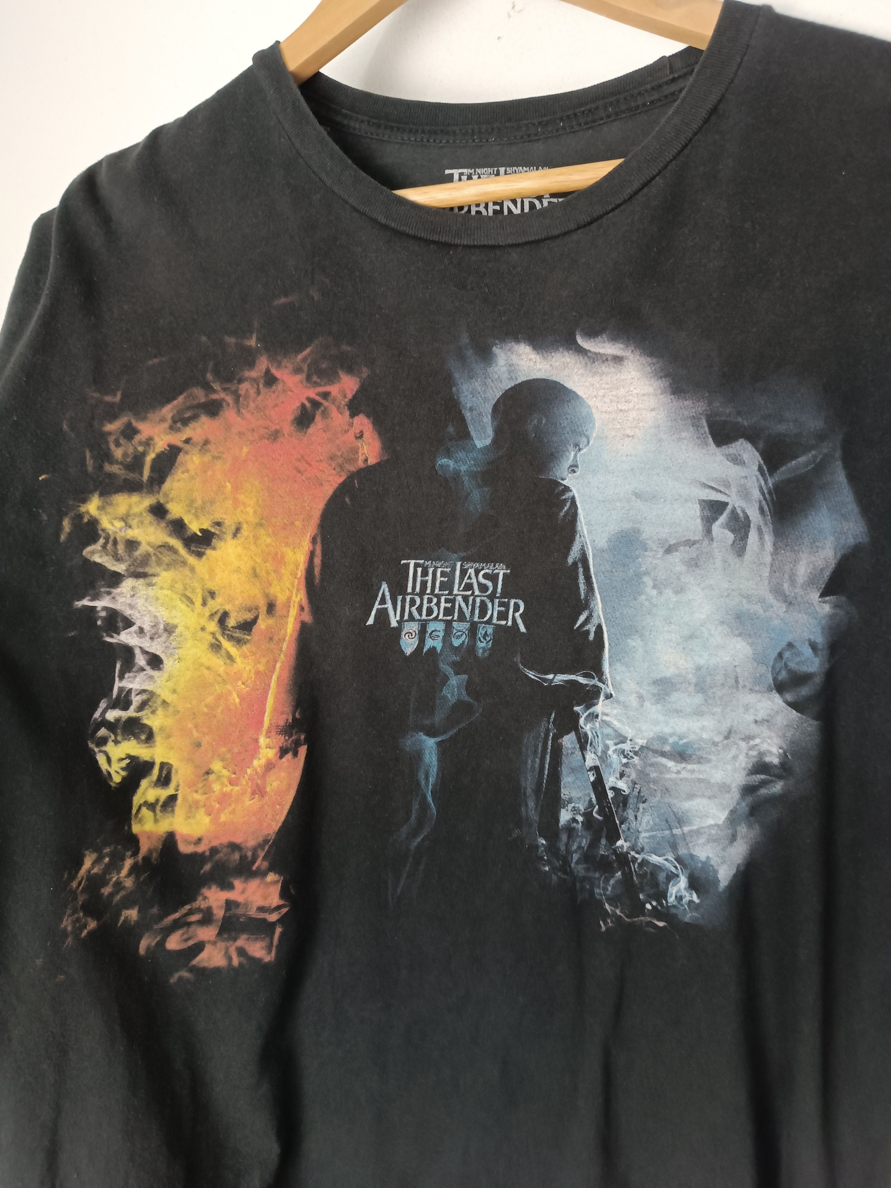 Anime VINTAGE THE LAST AIRBENDER AVATAR SHYAMALAN TEE VERY RARE Size US M / EU 48-50 / 2 - 10 Thumbnail