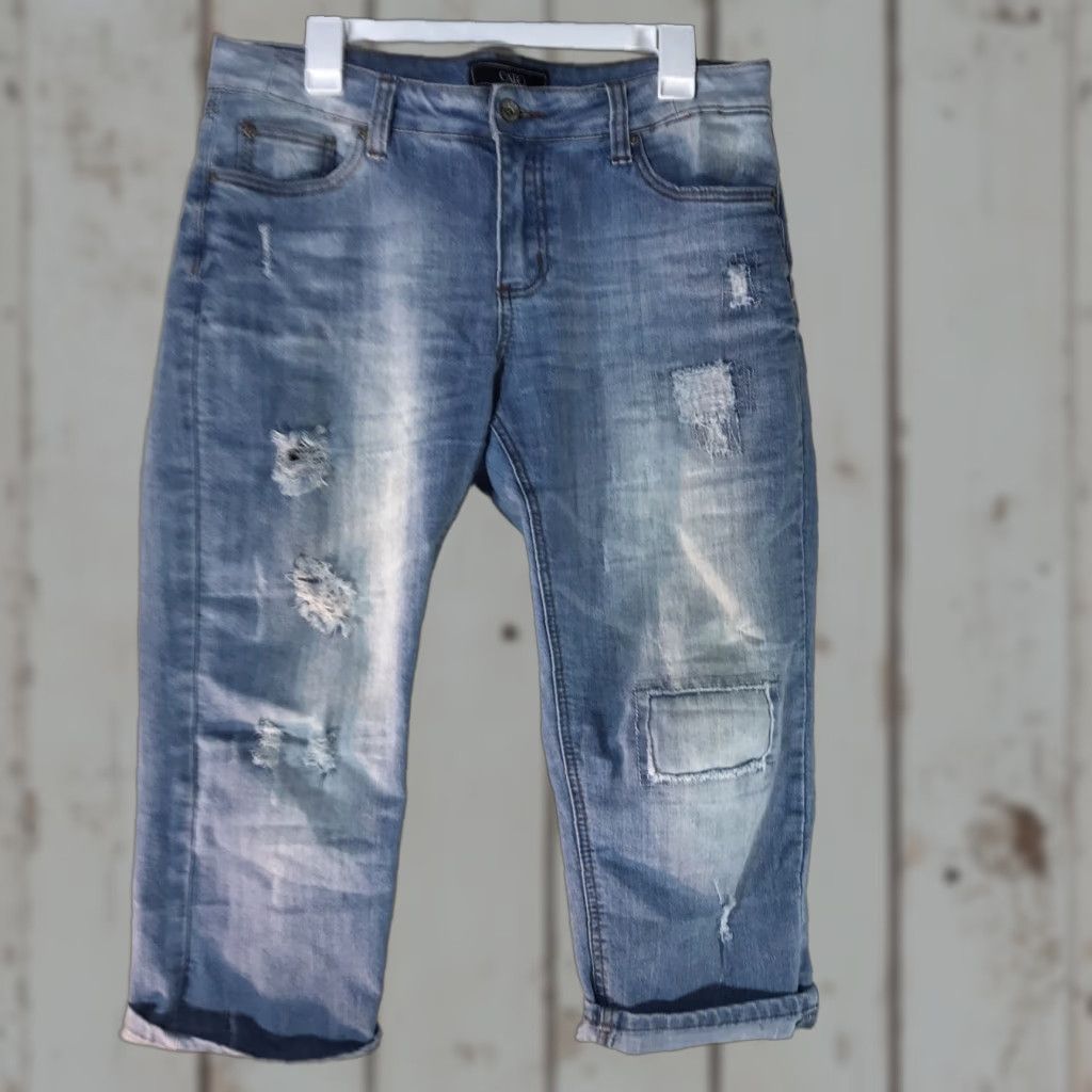 Vintage Cato Contemporary Light Wash Distressed Cropped Jeans Women Size 12 Size 34" / US 12 / IT 48 - 1 Thumbnail