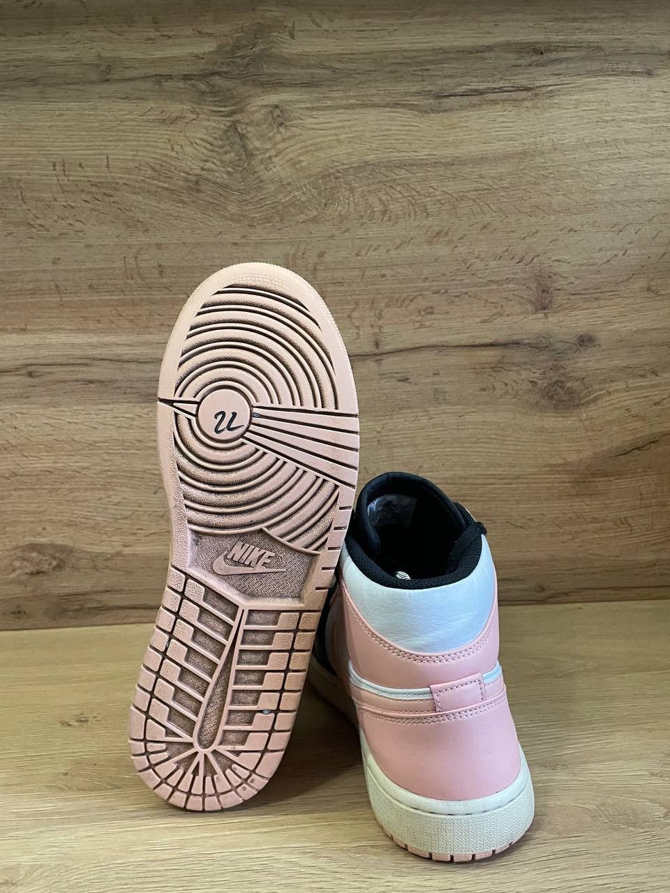 Nike Nike Air Jordan 1 Mid Crimson Tint Size 44 Size US 11 / EU 44 - 5 Thumbnail
