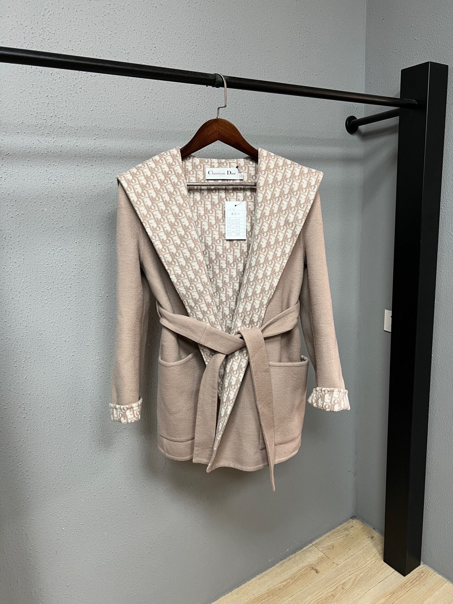 Dior pink wool coat with printed lining Size M / US 6-8 / IT 42-44 - 1 Thumbnail