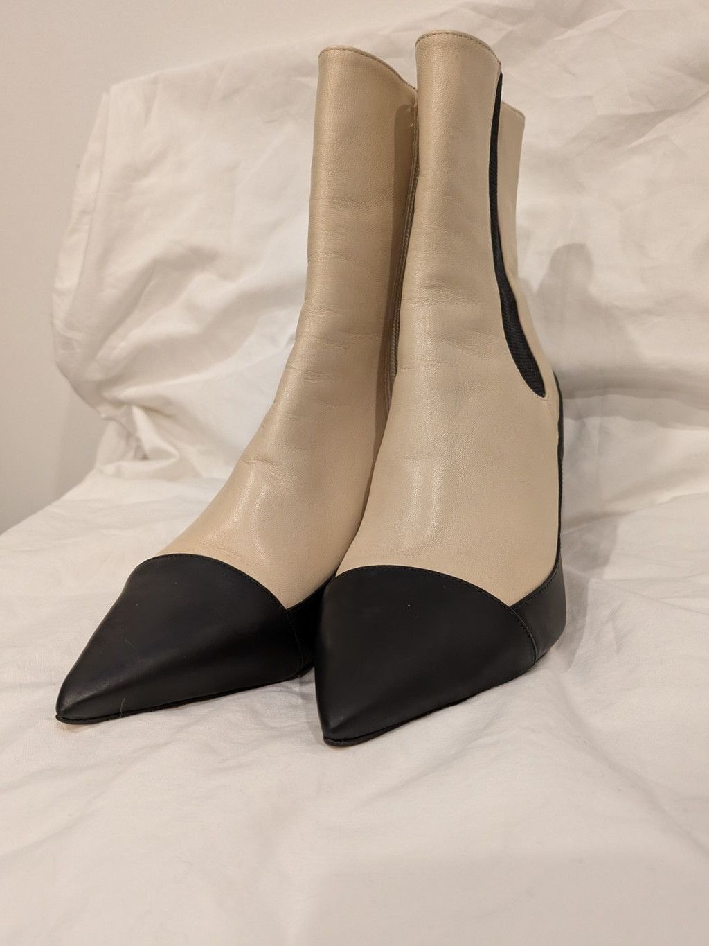 Alexandre Birman Alexandre Birman Two Tone Leather Booties NWOB Size US 7.5 / IT 37.5 - 6 Thumbnail