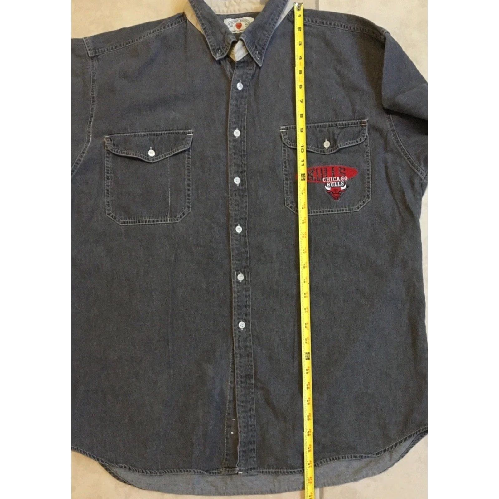 Jordan Brand VINTAGE Chicago Bulls Denim Shirt XL Gray Nike Shirt Mens 90s Grunge Basketball Michael Jordan 80s Biker Punk Rock USA Retro Distressed Size US XL / EU 56 / 4 - 6 Thumbnail