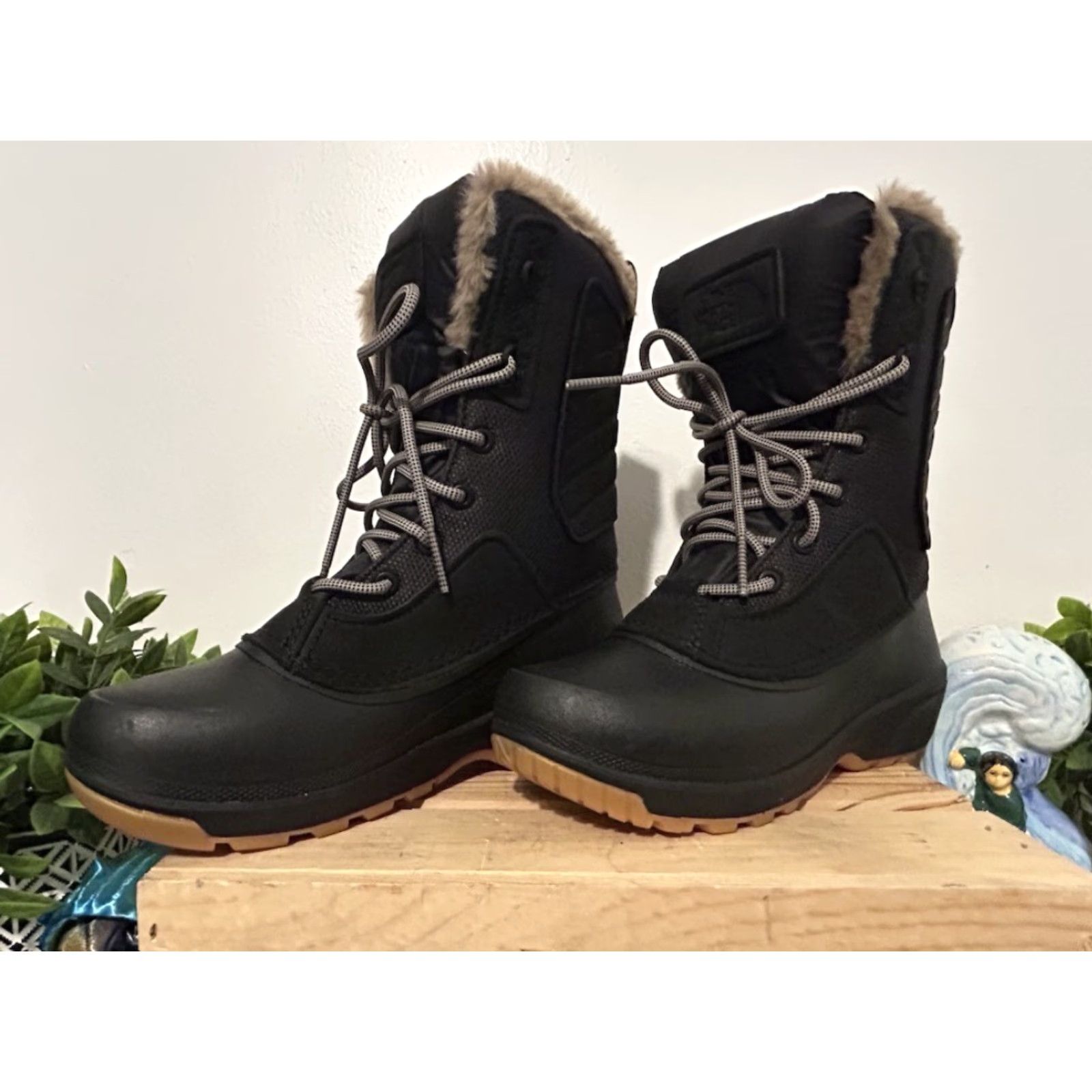 Vintage NWOT North Face Women’s Black Faux Fur High Winter Boot Size 5.5 Size US 6 / IT 36 - 6 Thumbnail
