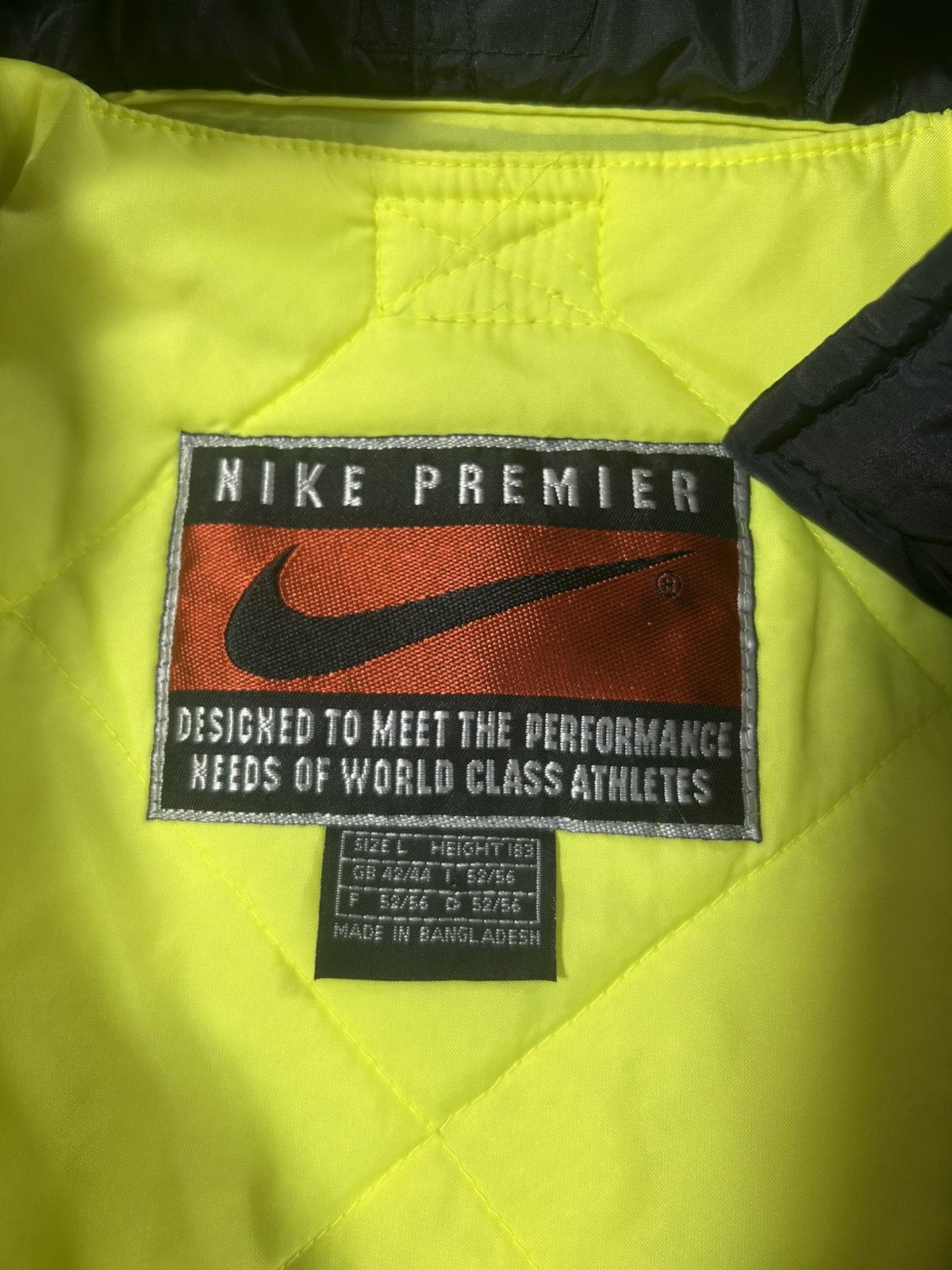 Nike BVB MENS BORUSSIA DORTMUND CHUNKY NIKE COAT JACKET 1996/1997 Size US L / EU 52-54 / 3 - 3 Thumbnail