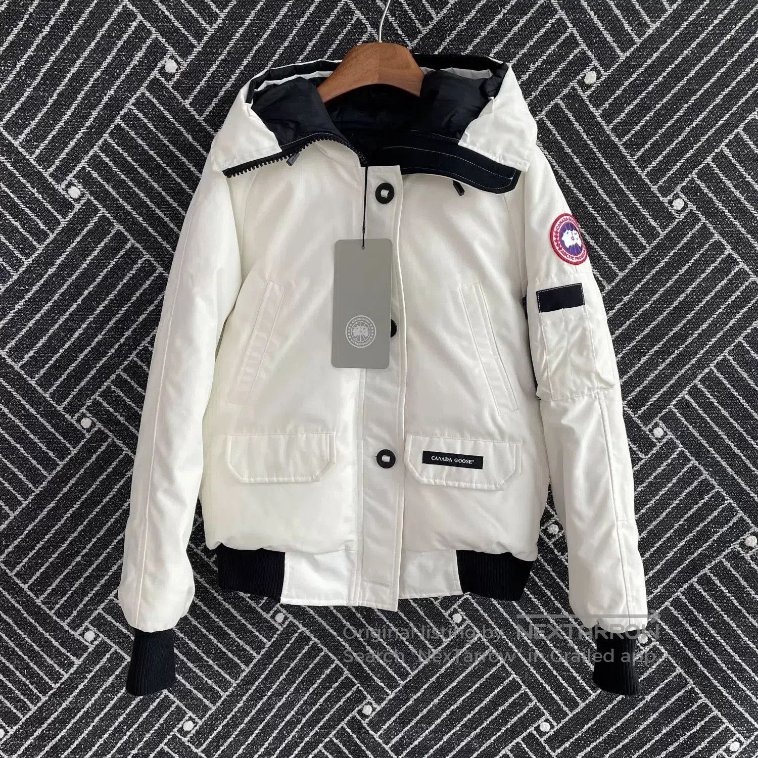 Canada Goose Canada Goose Red Label Hooded Down Jacket. Size M / US 6-8 / IT 42-44 - 1 Thumbnail