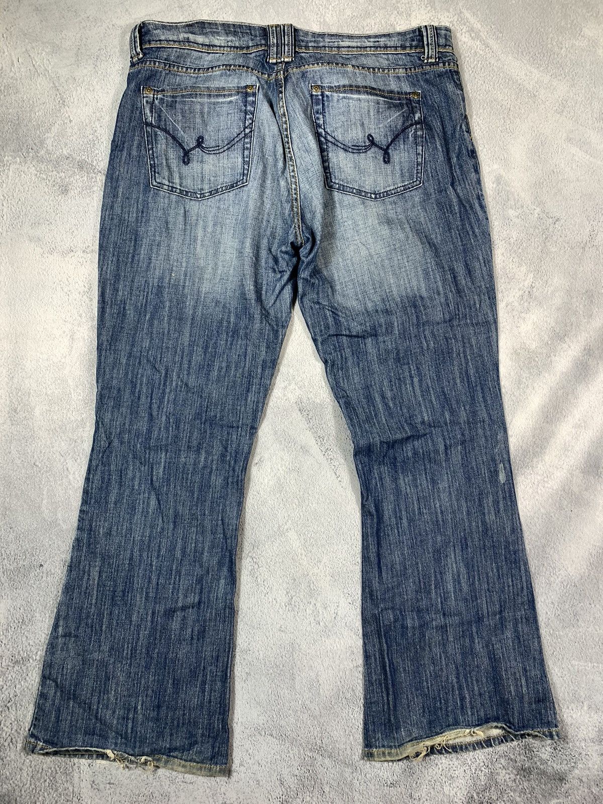 Japanese Brand × Vintage Vintage Y2K Japanese bootcut faded denim jeans Size 36" / US 14 / IT 50 - 7 Thumbnail