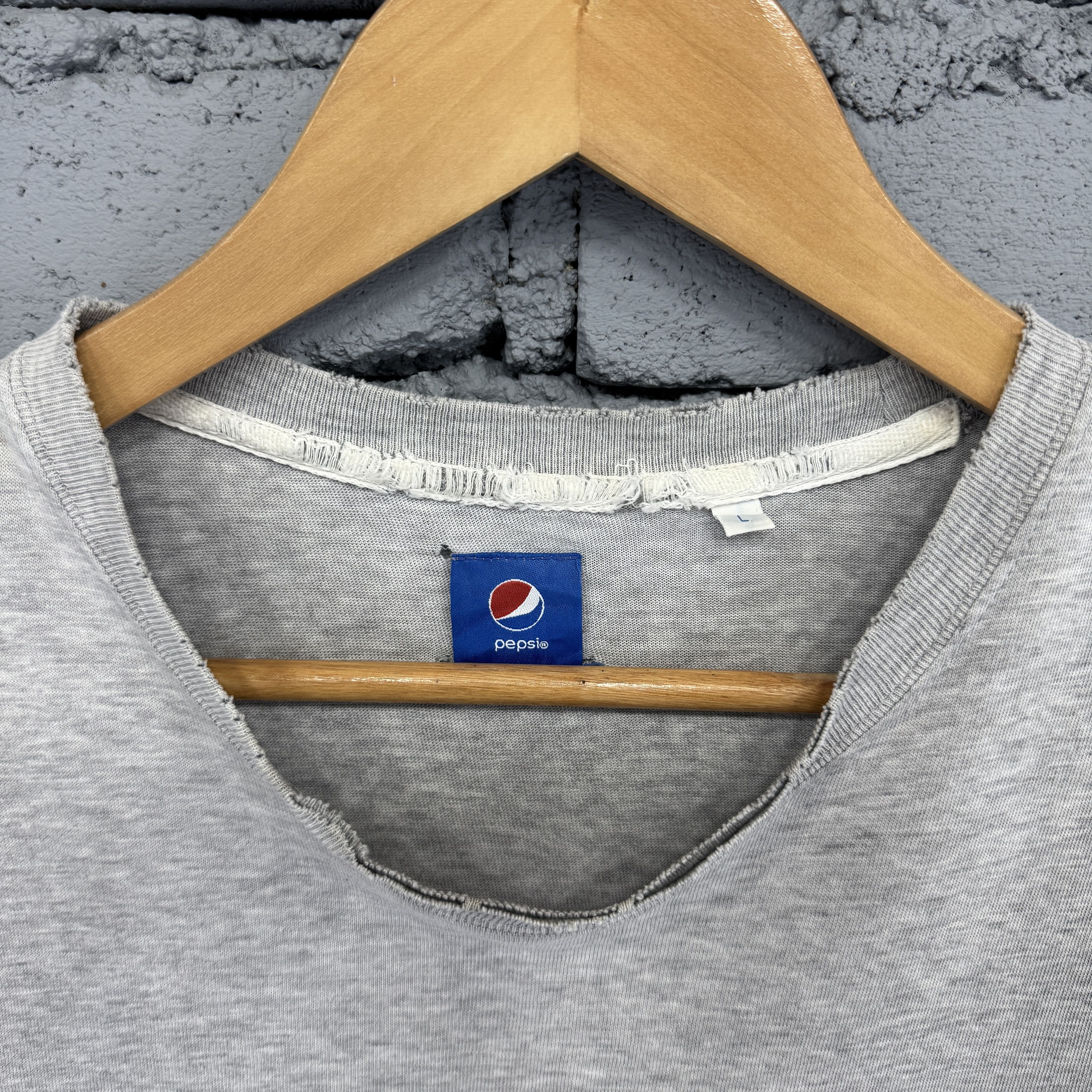 Vintage Officially Licensed Pepsi-Cola Vintage Sunfaded Tshirt Size US L / EU 52-54 / 3 - 5 Thumbnail